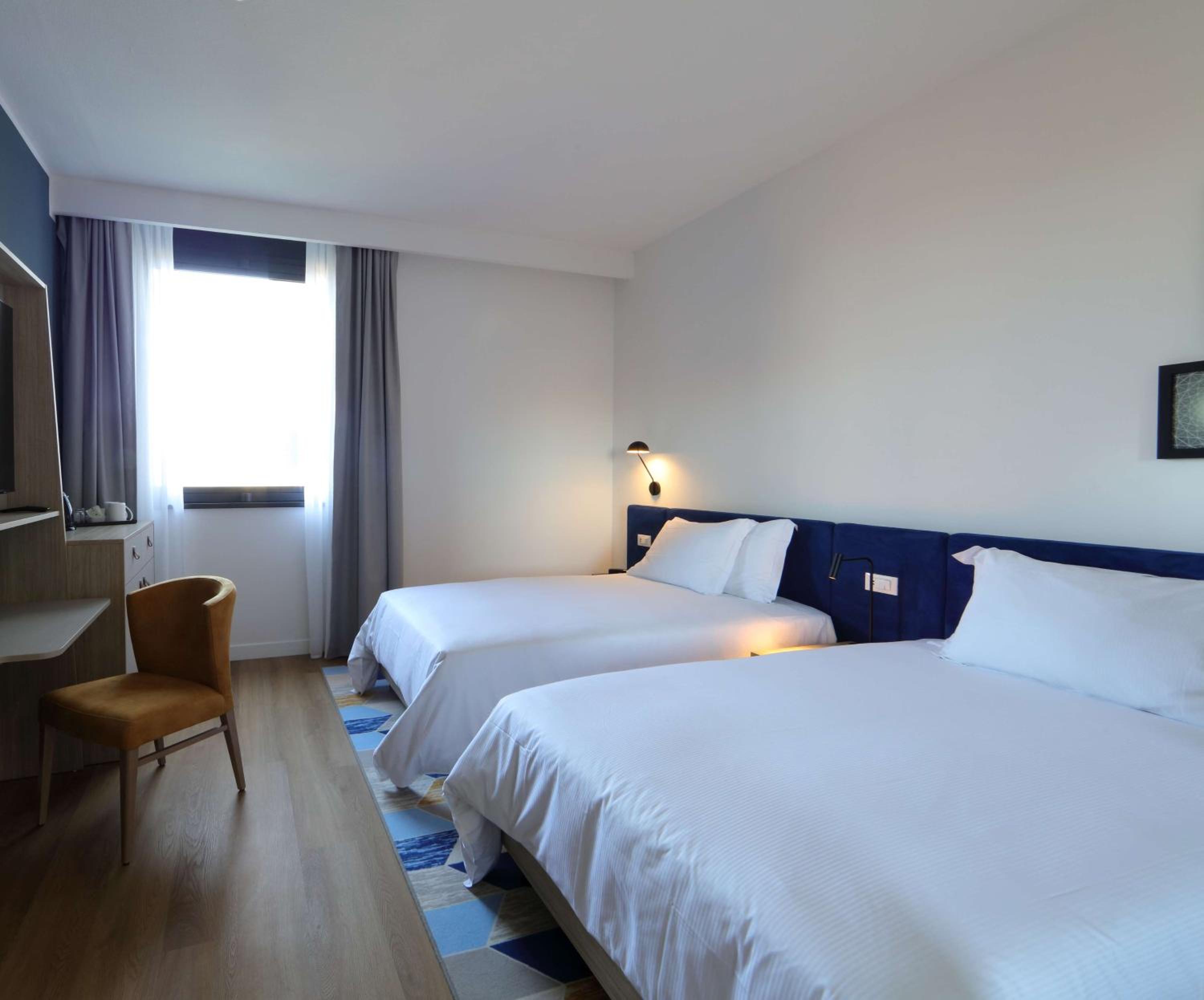 Twin Room - Photo 5