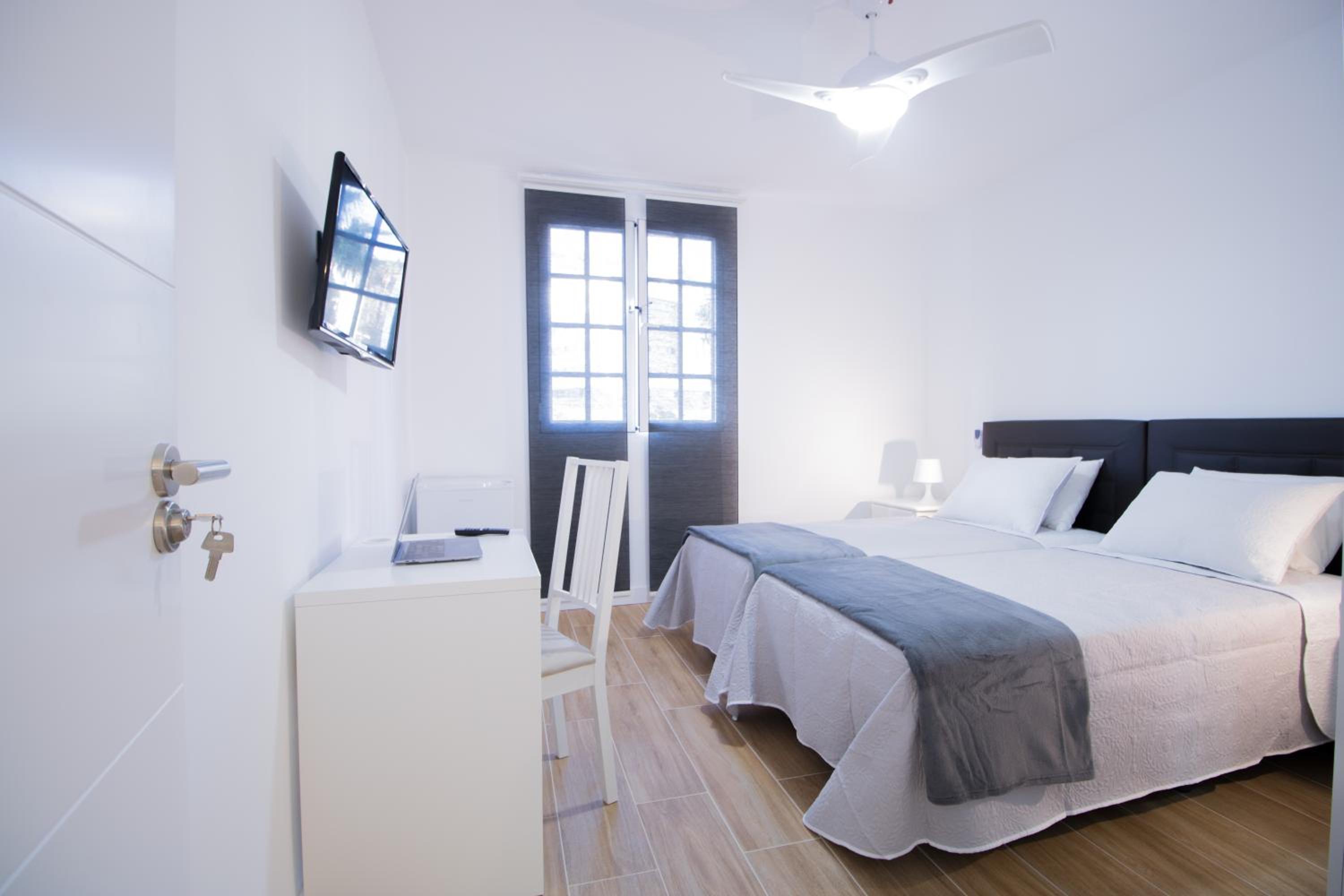 Habitación Doble con Baño Compartido