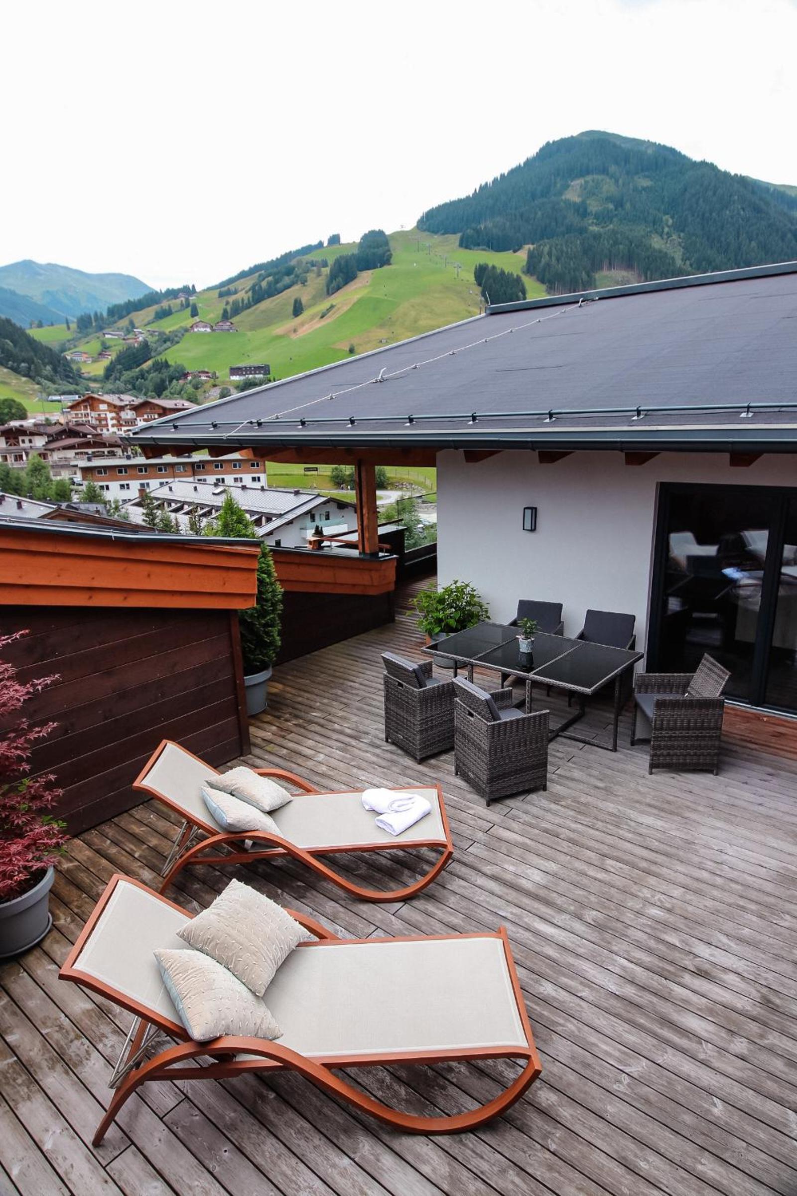 Apartment with Terrace photo 3