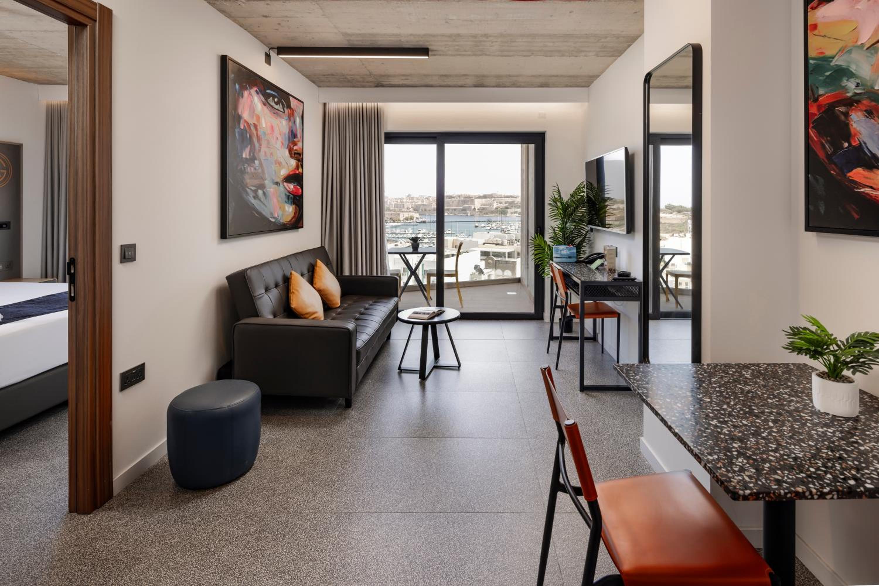 Executive One-Bedroom Suite with Harbor View - Photo 2