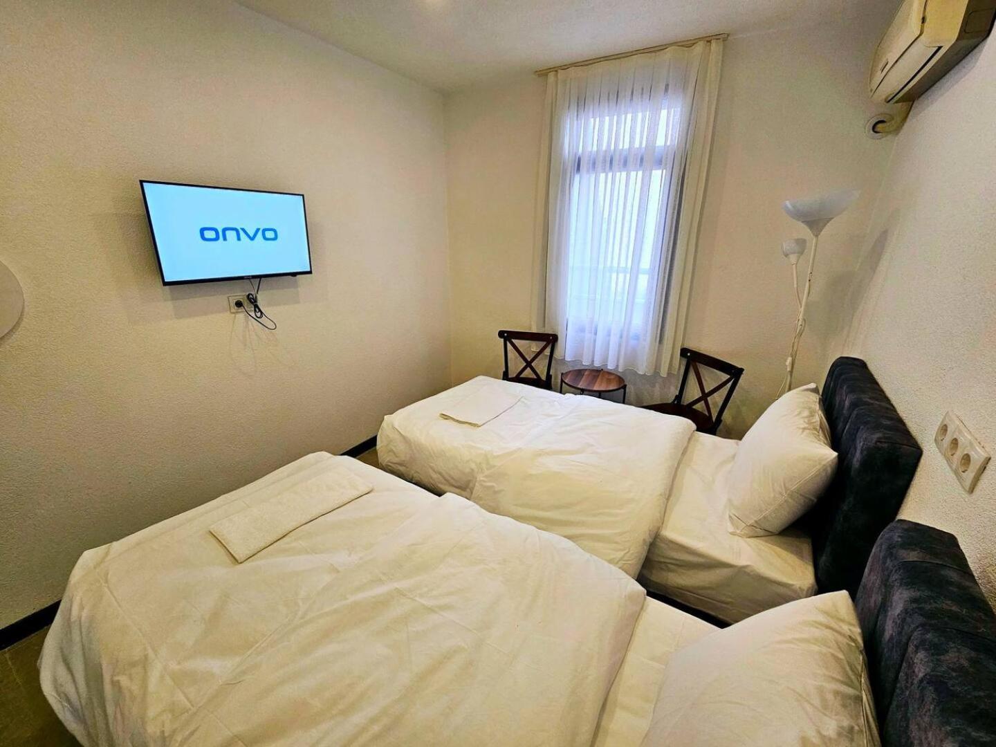 Double Room with Private Bathroom photo 2