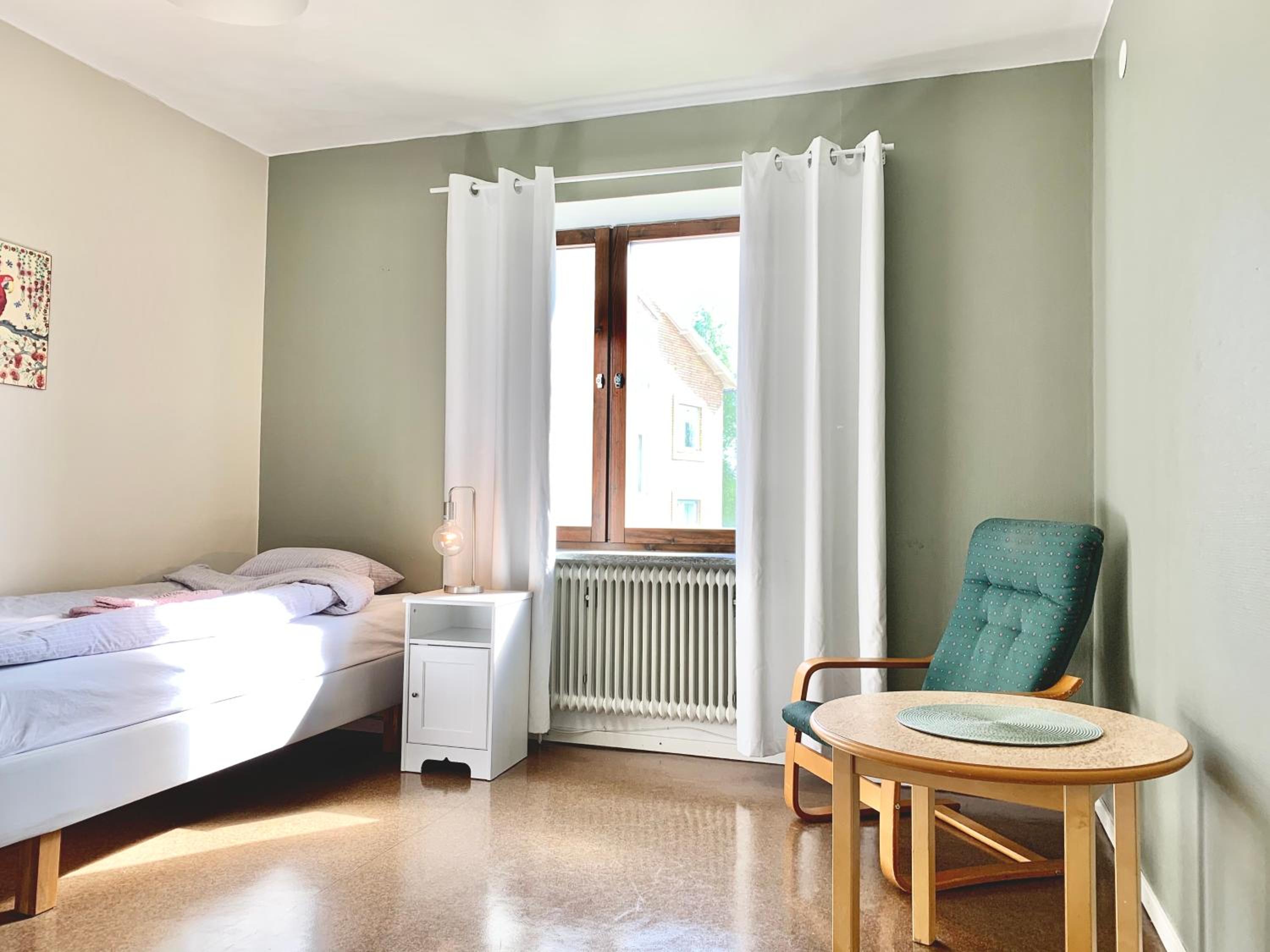 Single Room with Bathroom photo 1