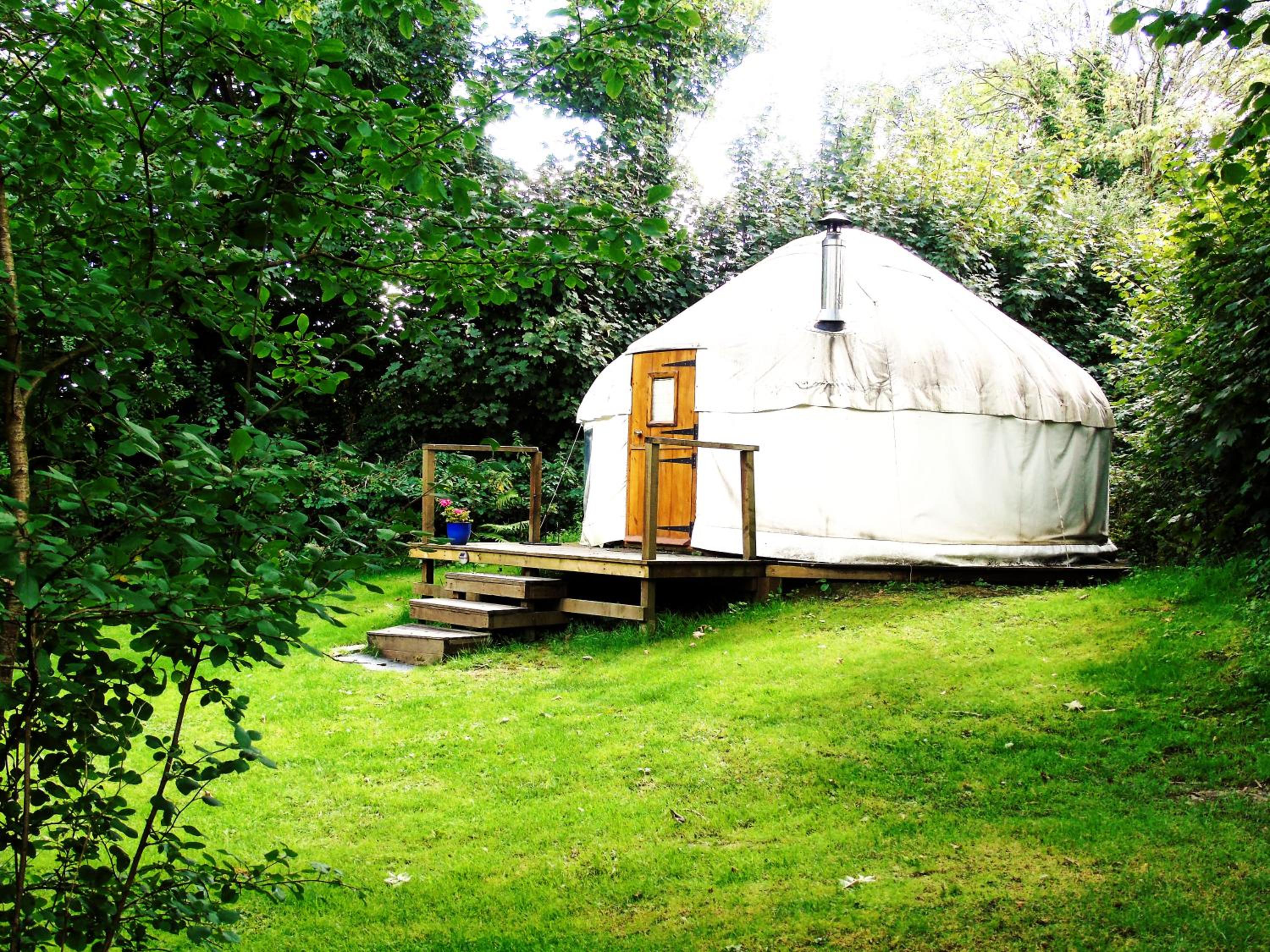 16ft Yurt with private toilet photo 3