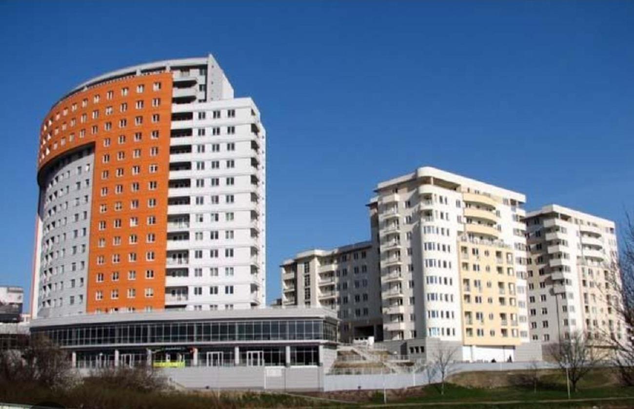 Apartment with City View - Photo 25