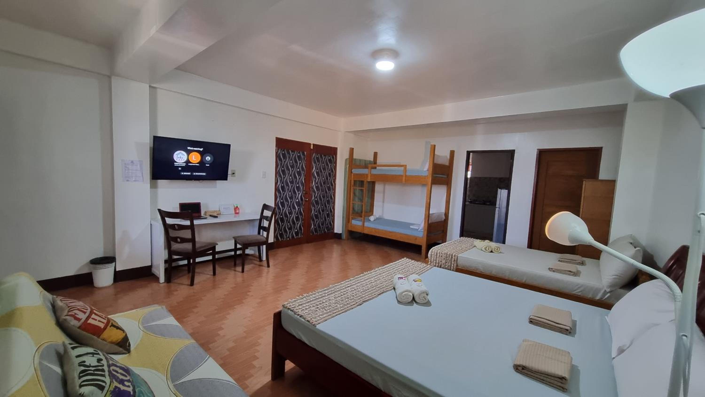One-Bedroom Apartment - Photo 1