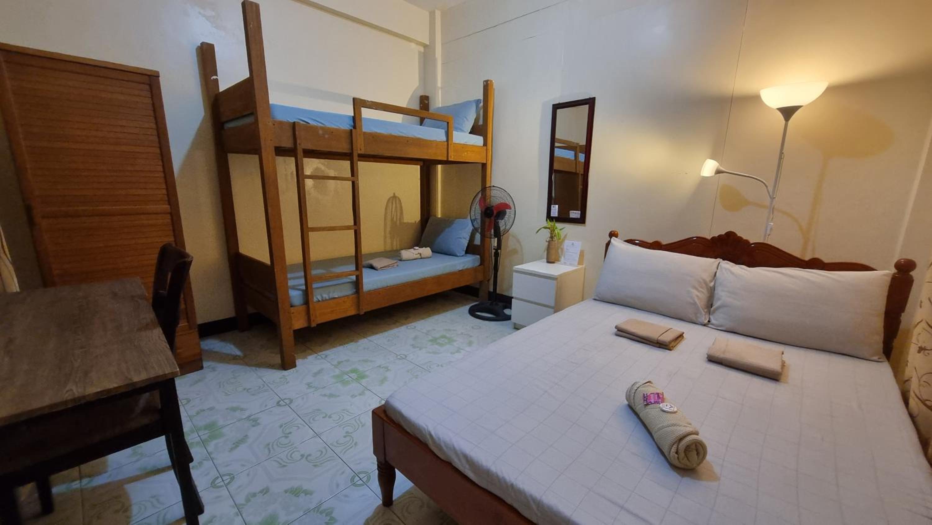 Classic Quadruple Room - Photo 2