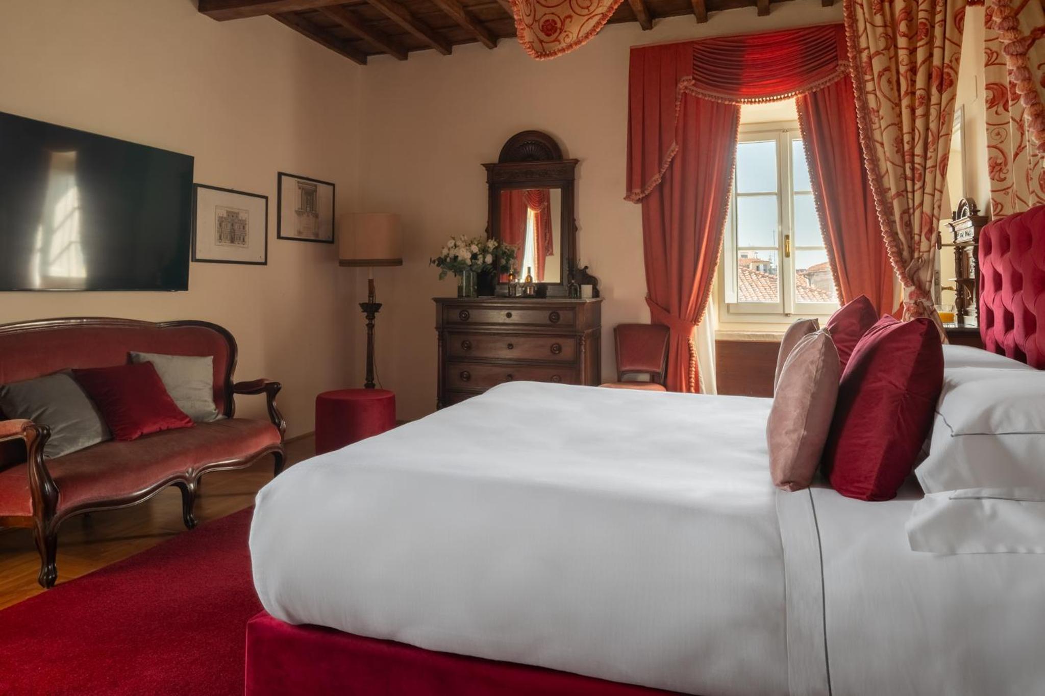 Deluxe Room - Photo 15