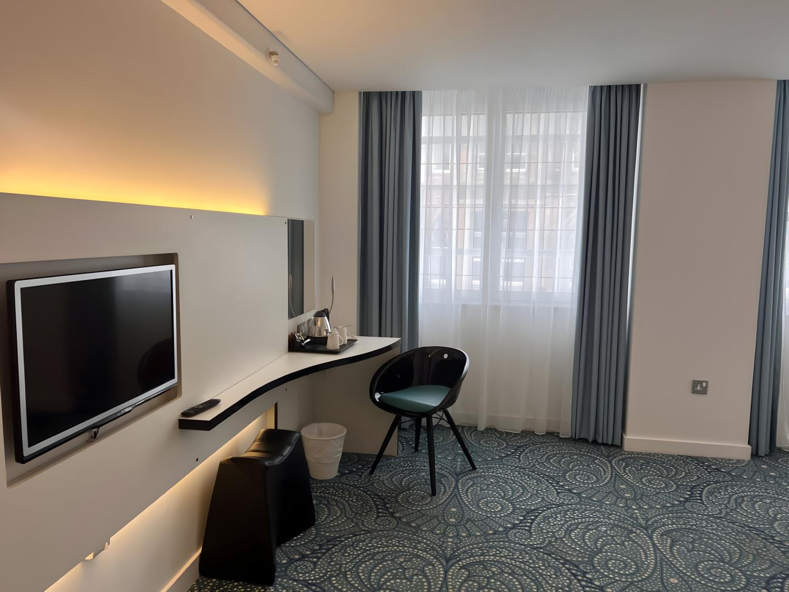 Standard Double Room - Mobility Accessible photo 3