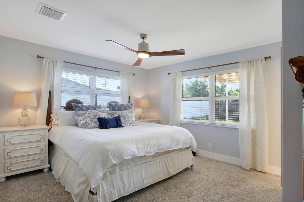 Family Room photo 3