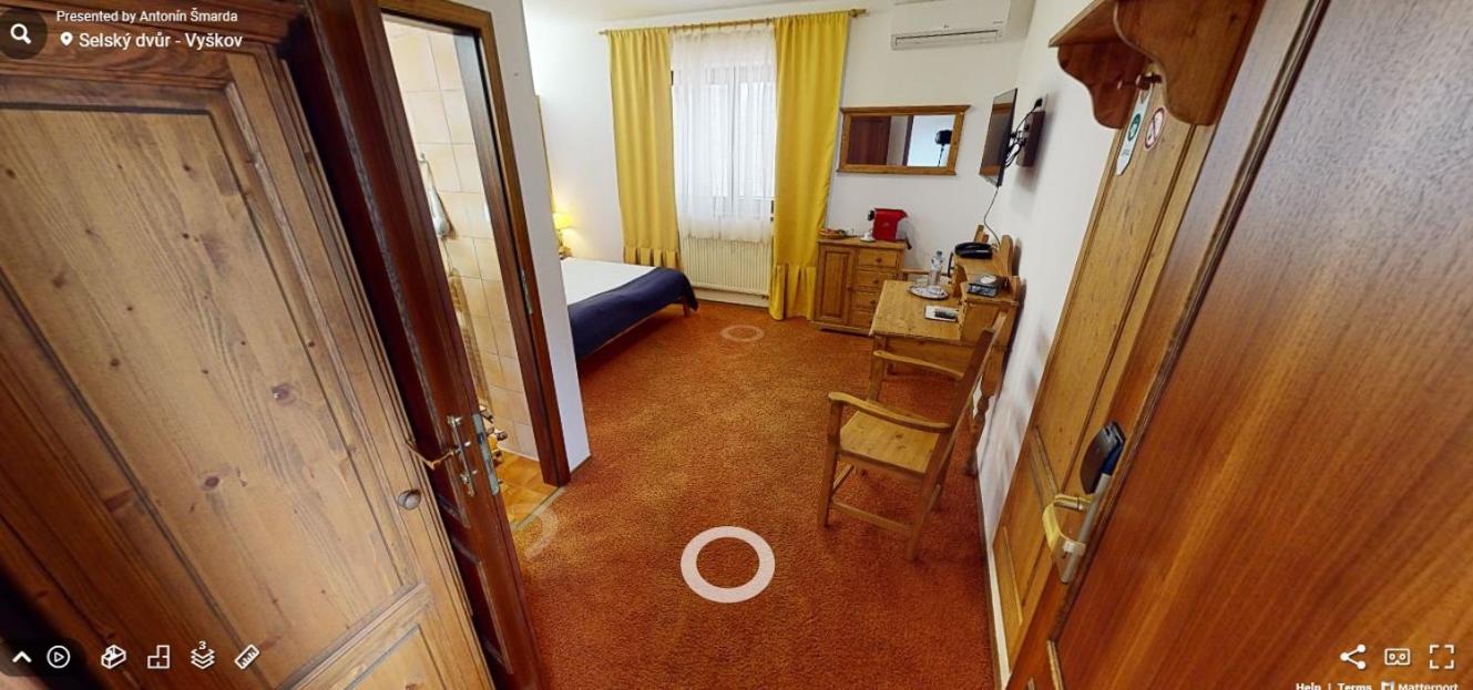 Deluxe Double Room - Photo 9