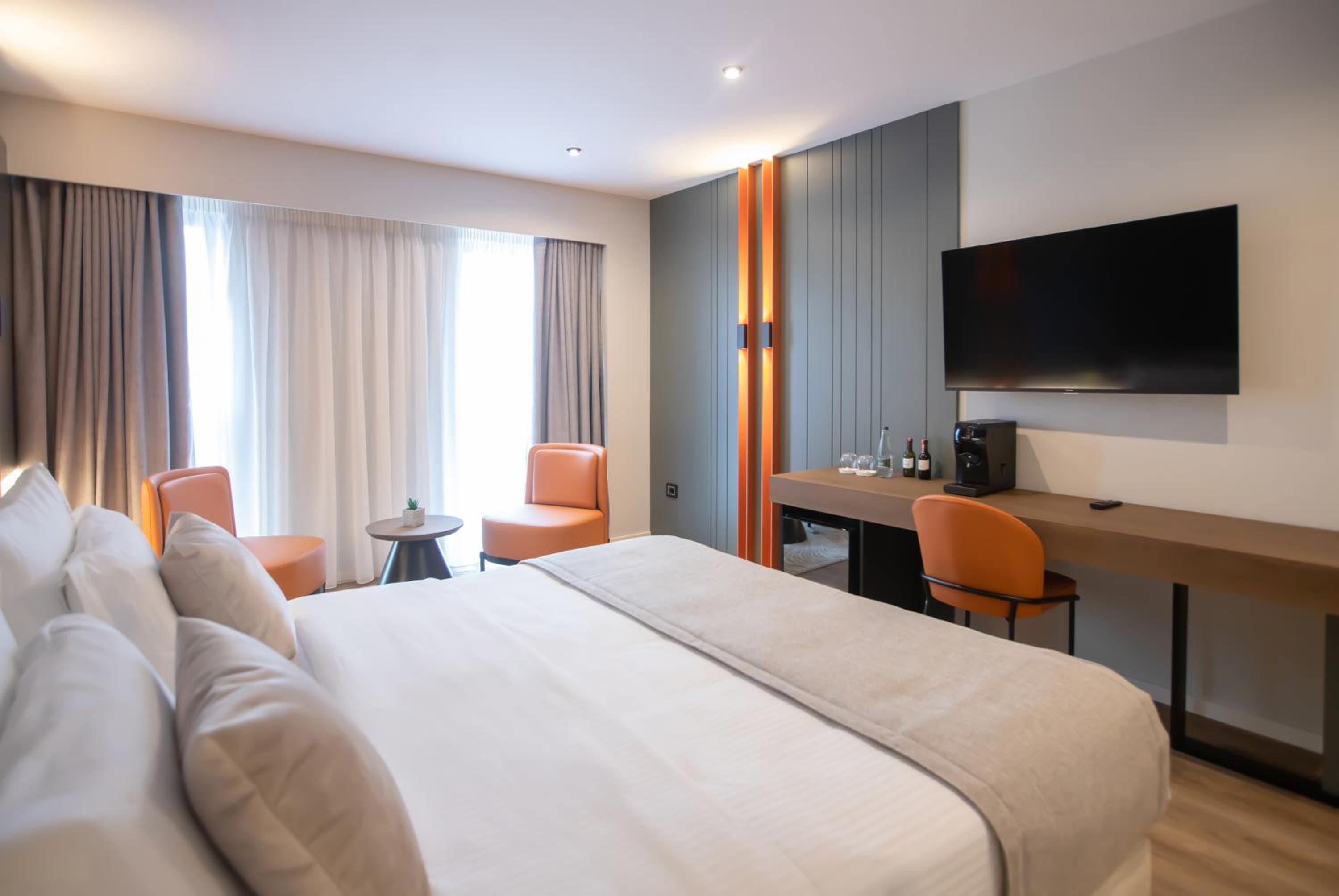 Premium Room with Balcony photo 3