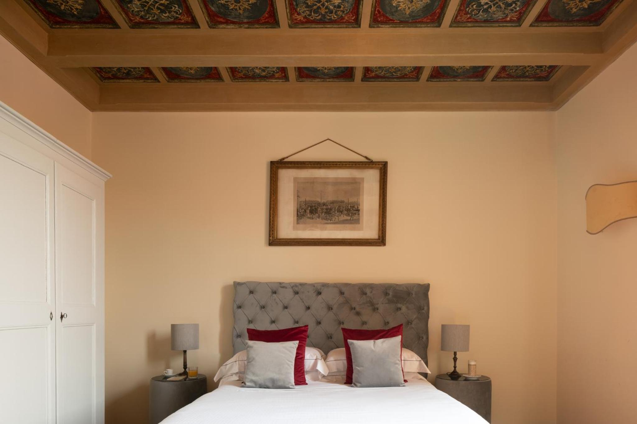 Deluxe Room - Photo 14