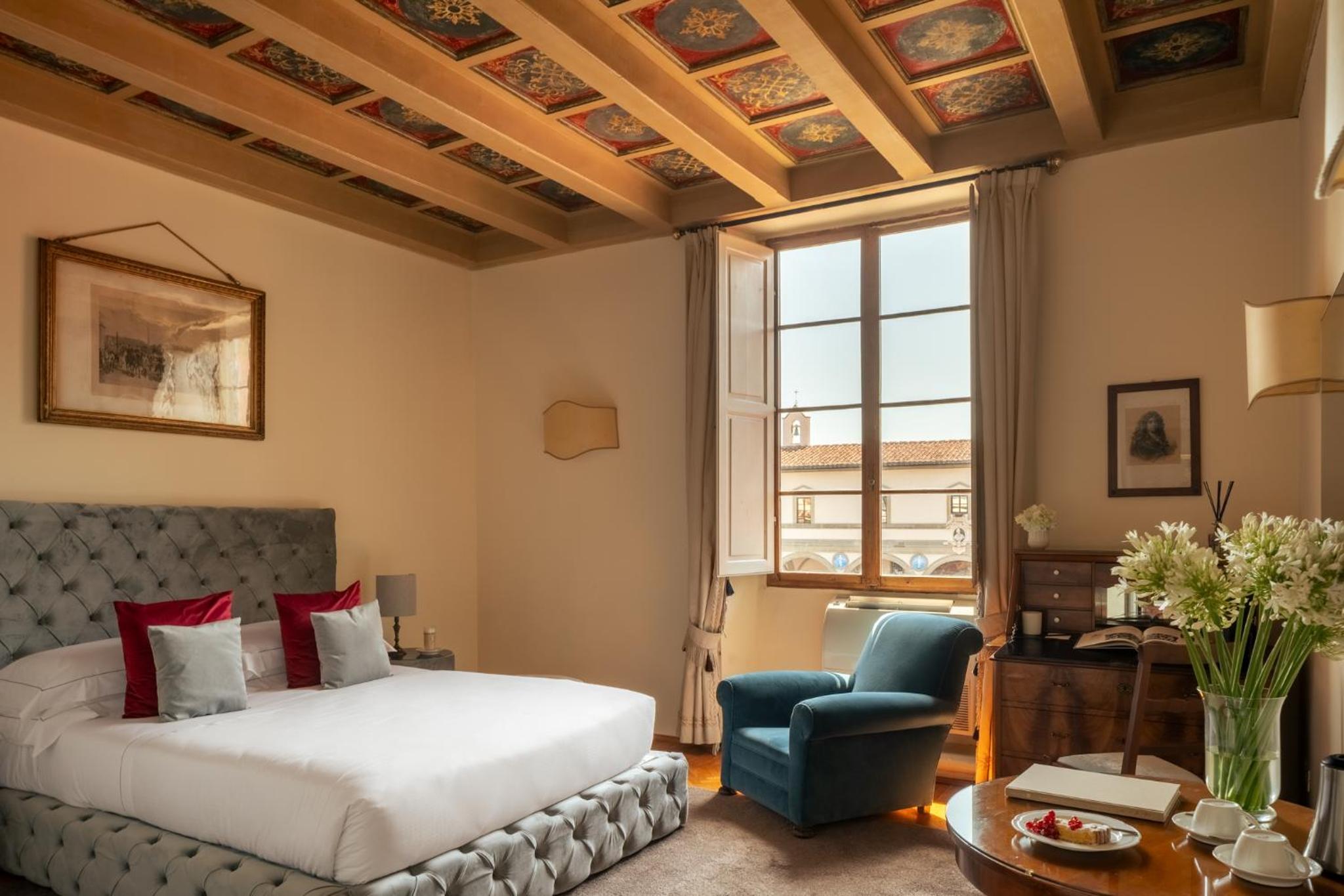 Deluxe Room - Photo 11