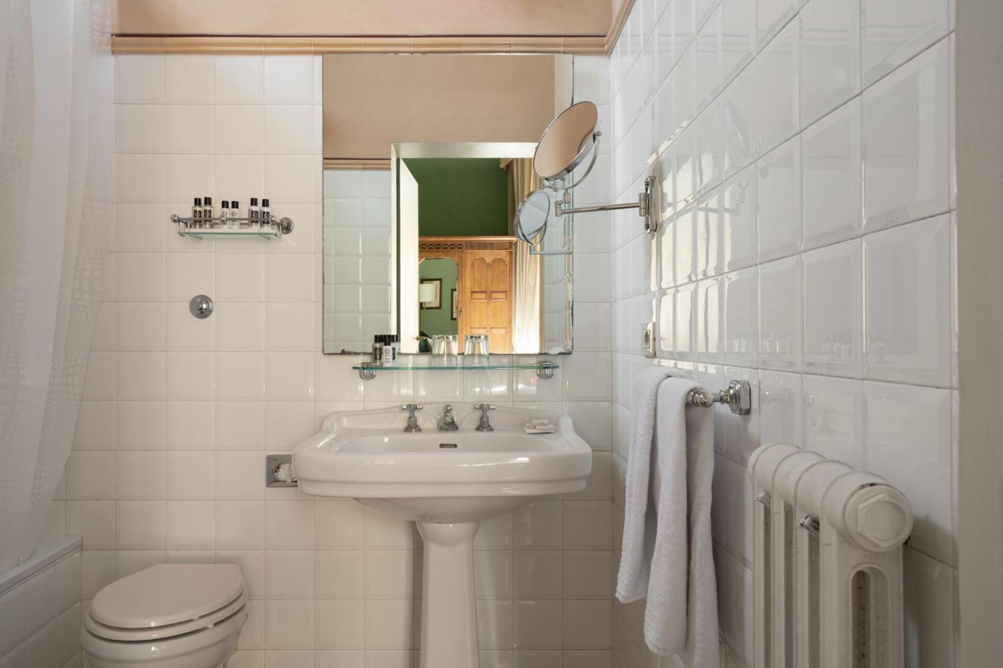 Classic Double Room Separate Building - Photo 7