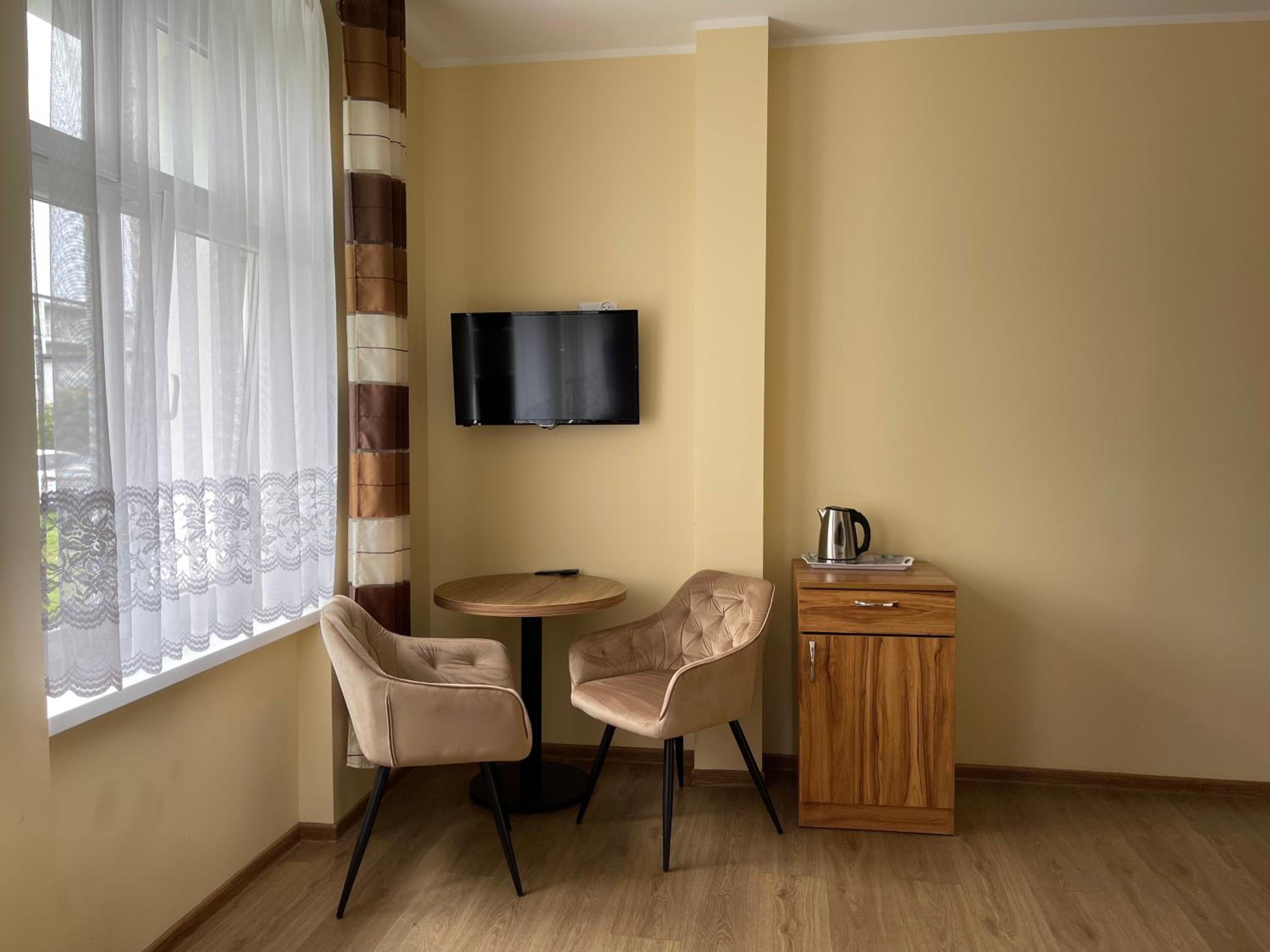 Double Room with Private Bathroom photo 3