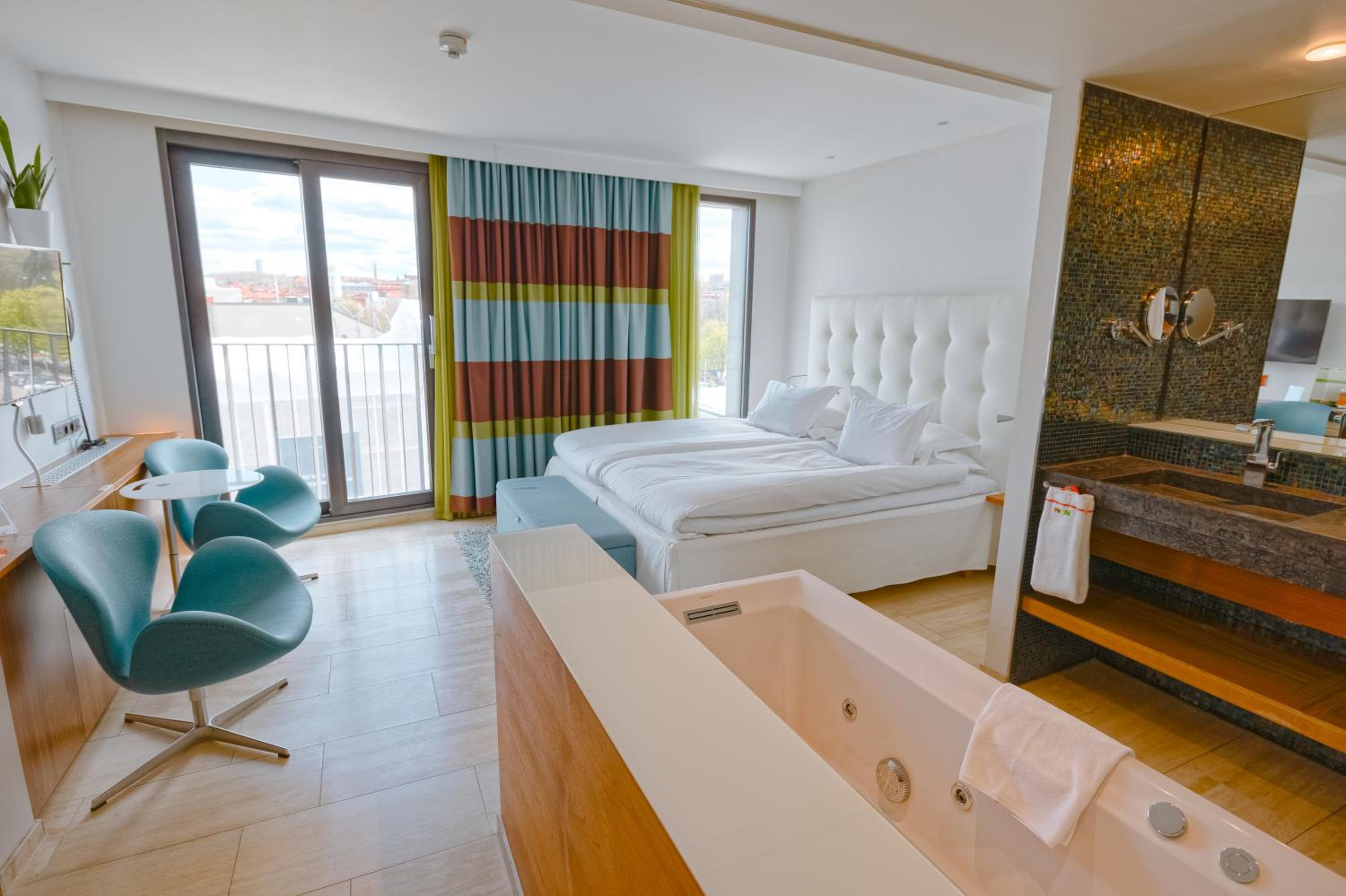 Superior Double Room with Bath - Photo 4