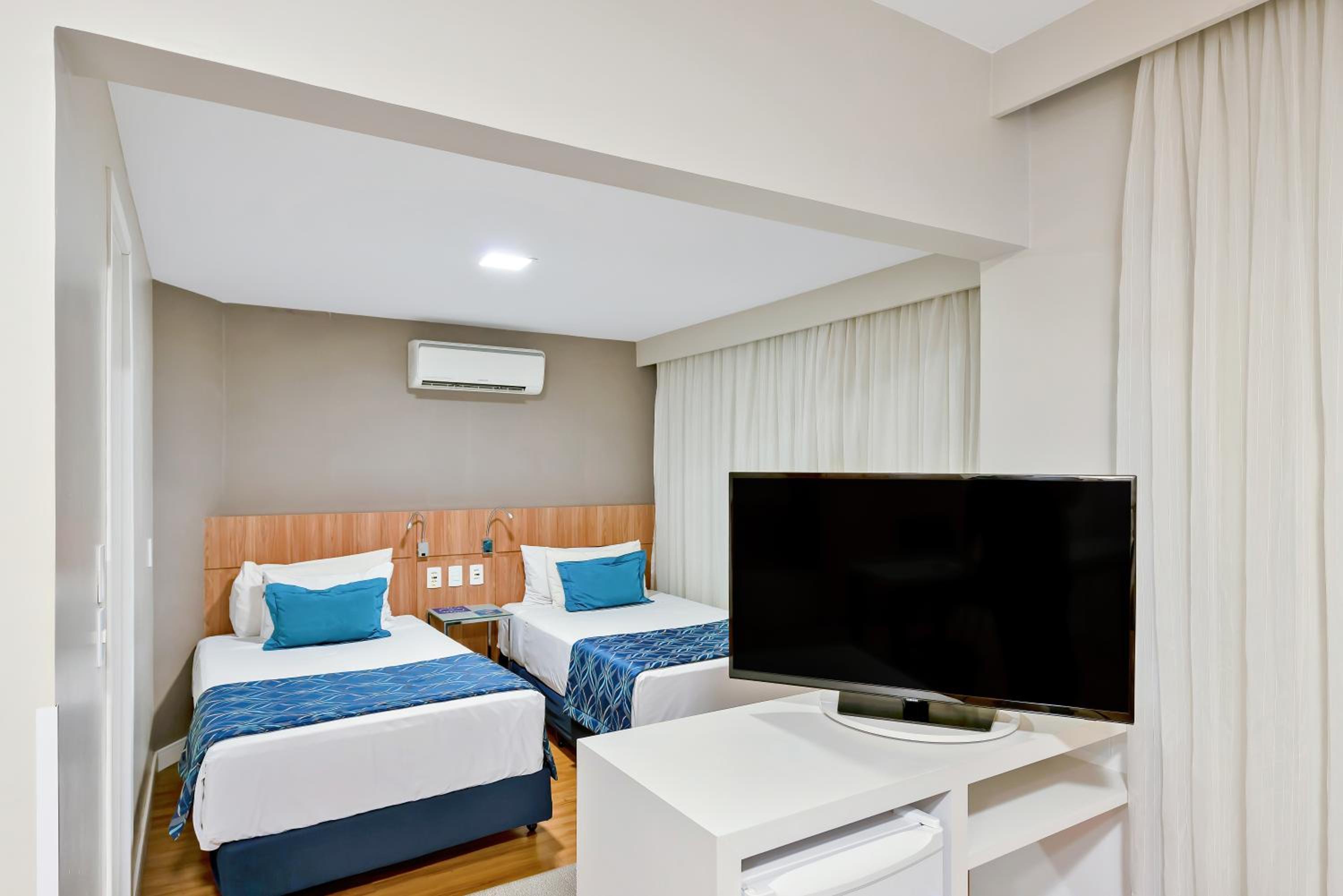 Executive Suite - Photo 3