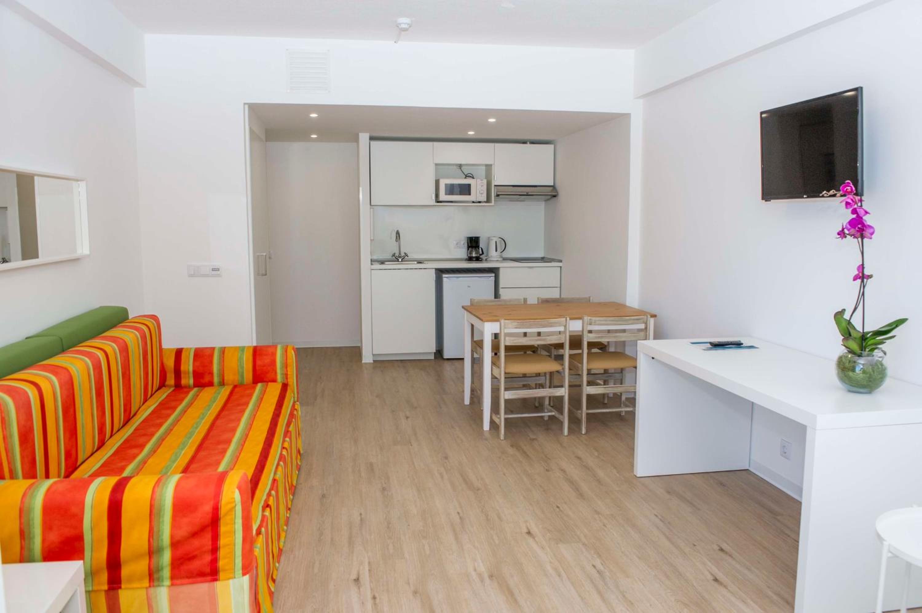 One-Bedroom Apartment - Photo 13
