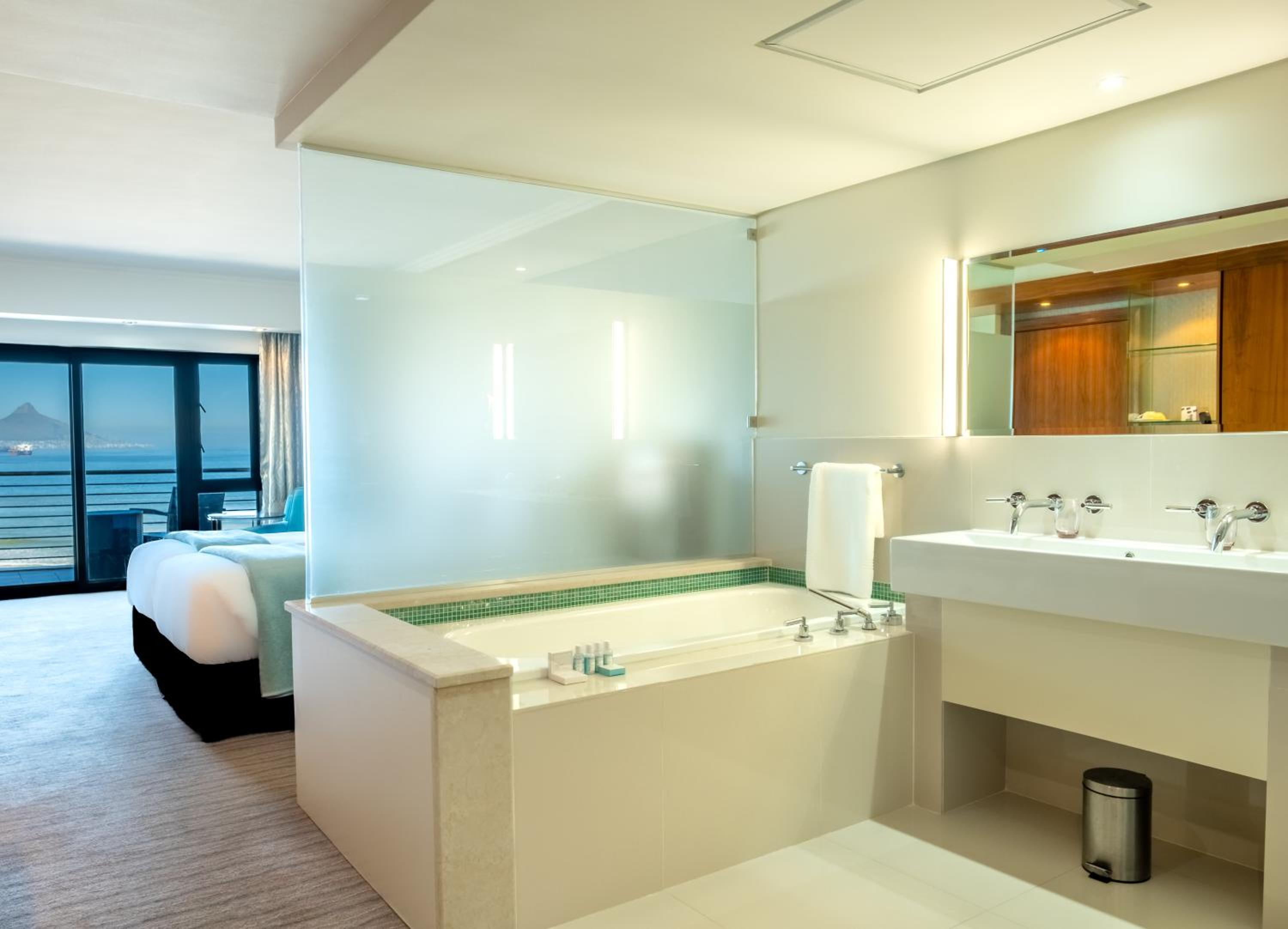 Twin Room with Balcony - Photo 5
