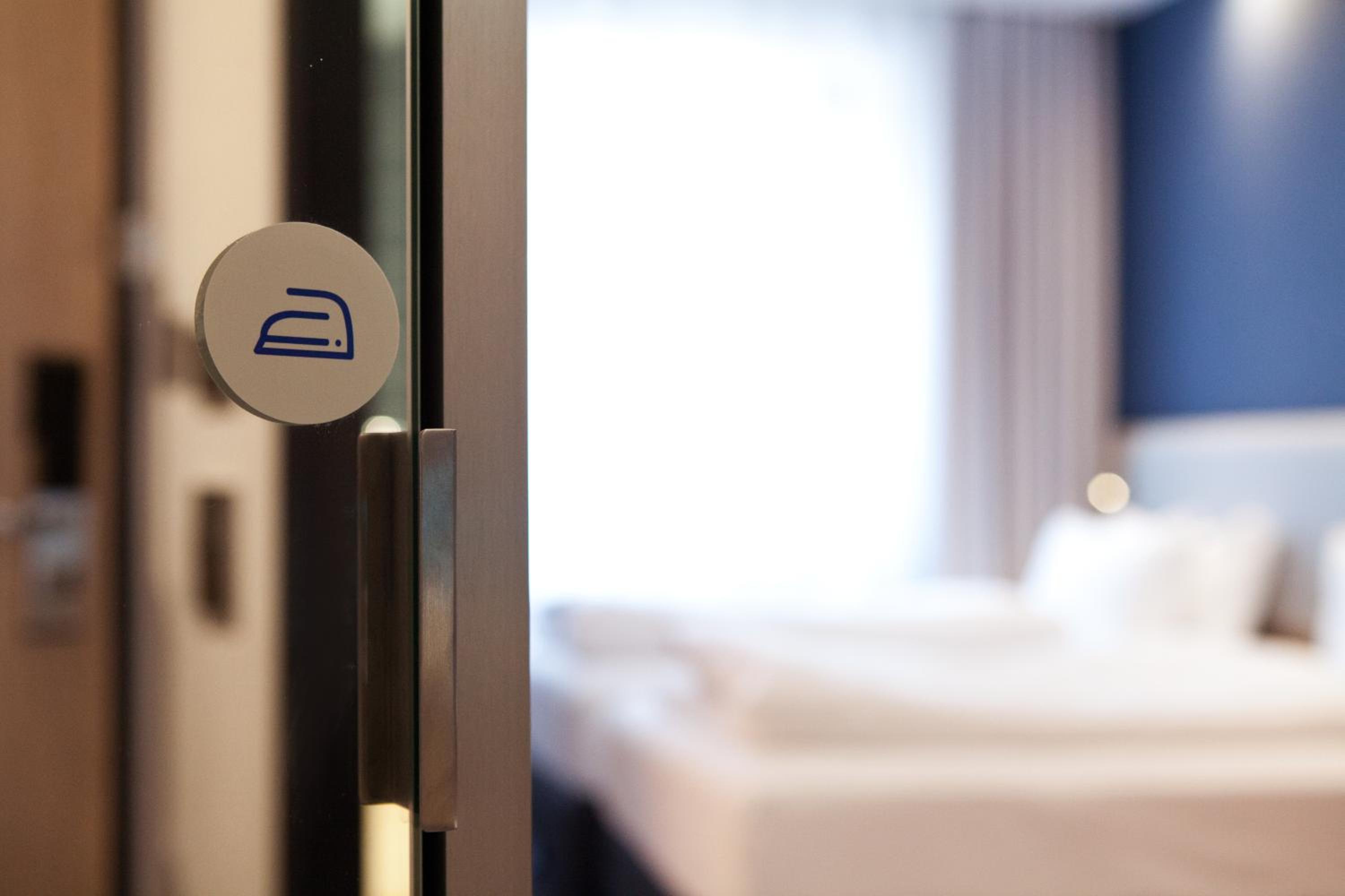 Standard Twin Room - Photo 3