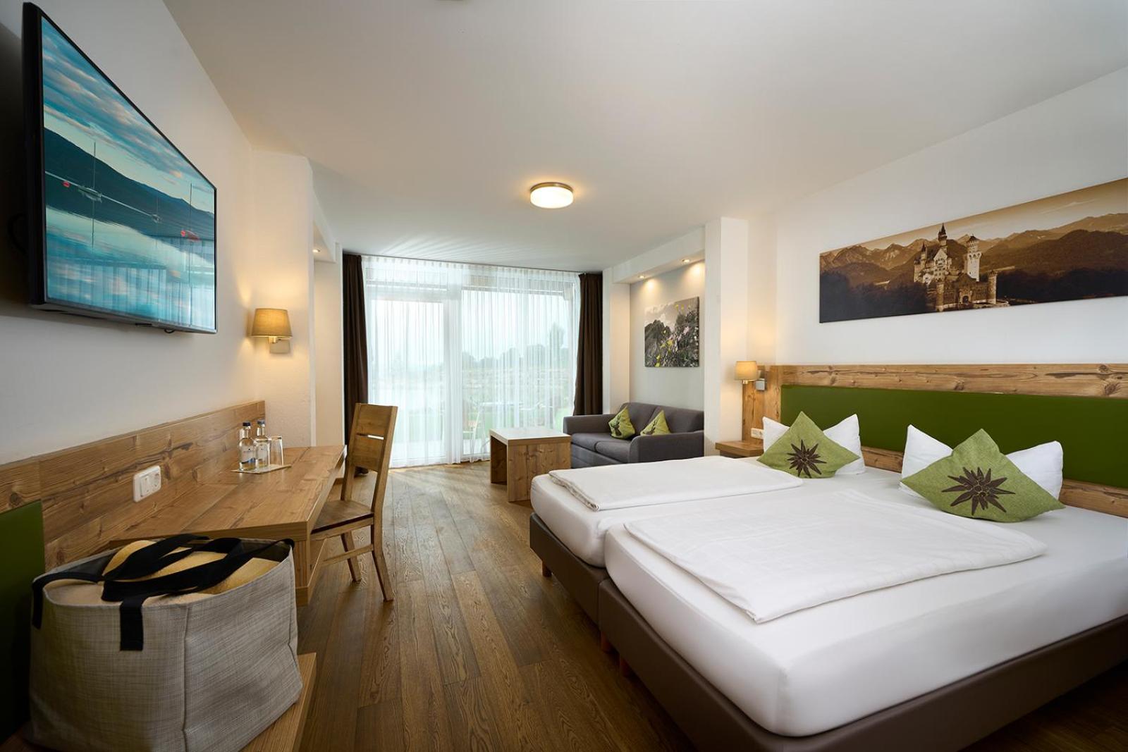 Double Room Premium with Balcony/Terrace and Mountain View photo 1