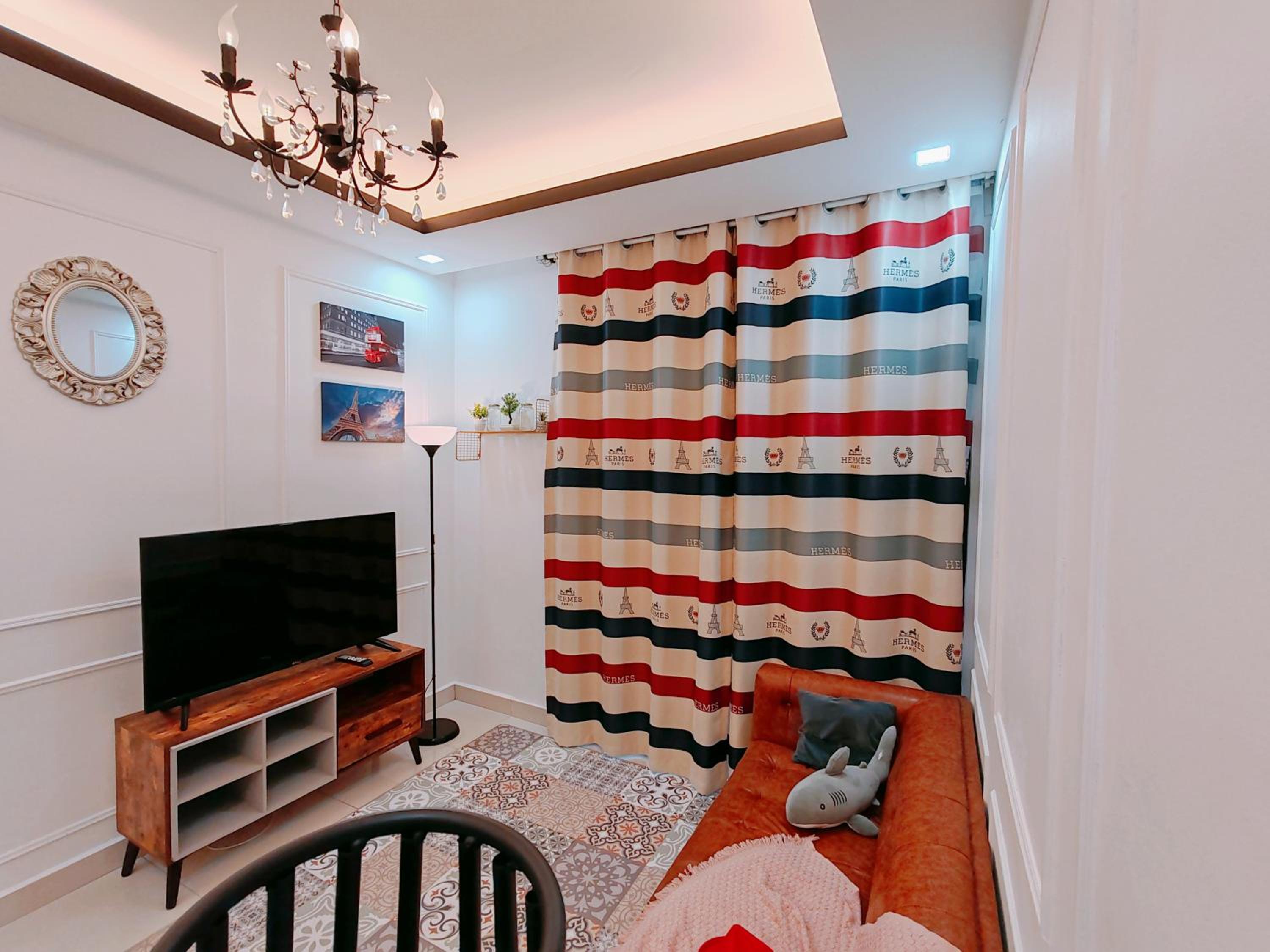 Three-Bedroom Apartment - Photo 11