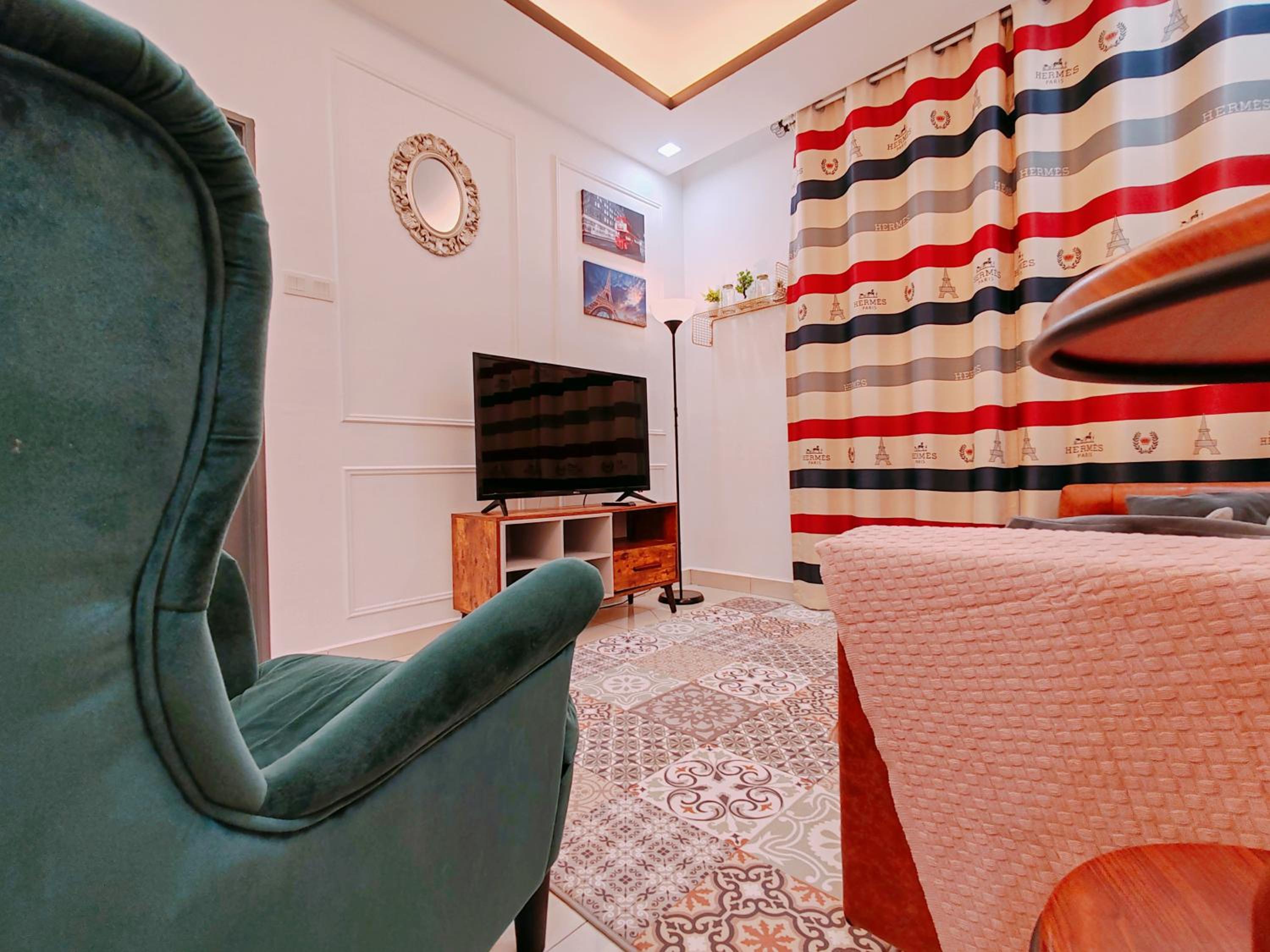 Three-Bedroom Apartment - Photo 25