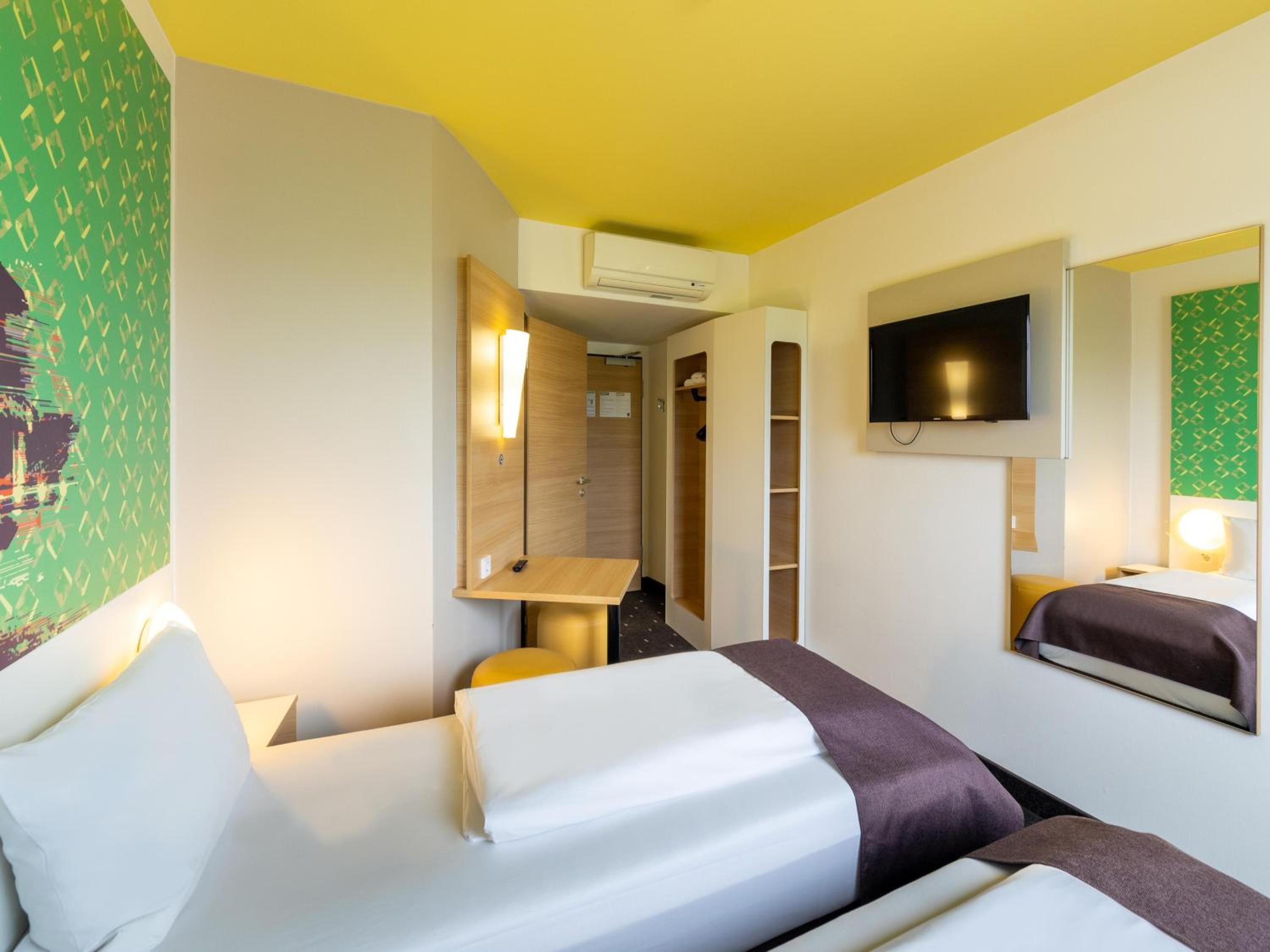 Twin Room - Photo 5