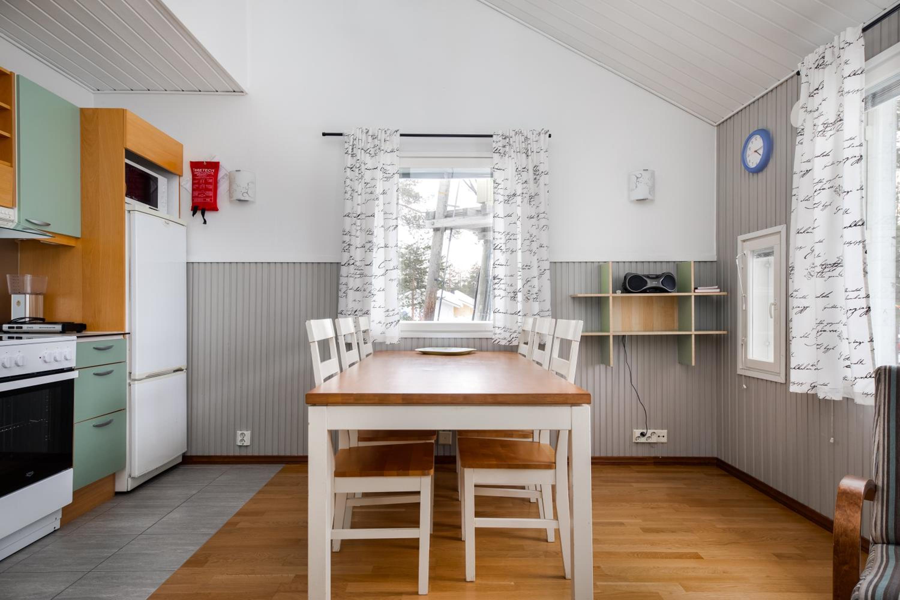 Three-Bedroom Apartment with Sauna - Photo 12