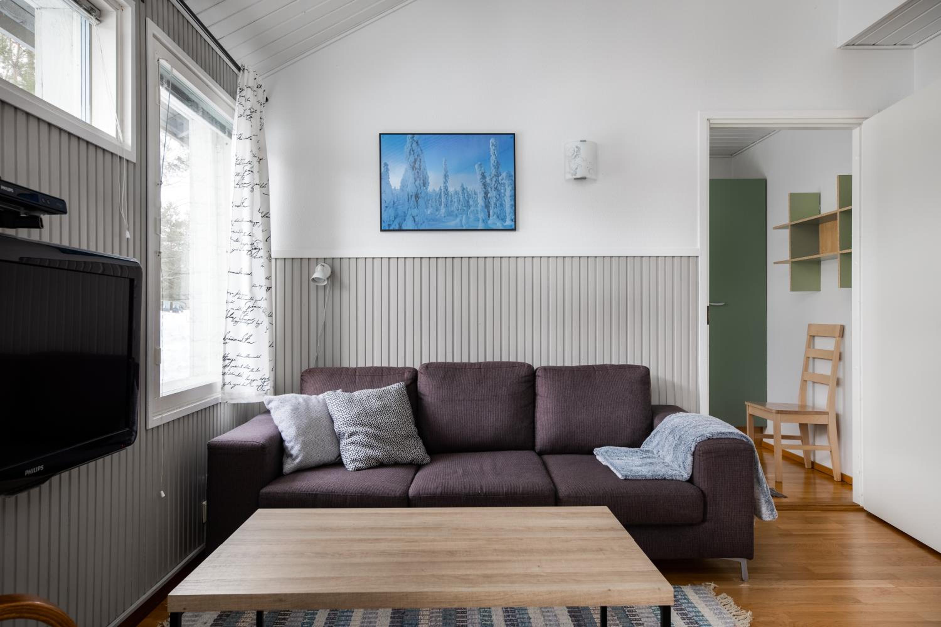 Three-Bedroom Apartment with Sauna - Photo 13