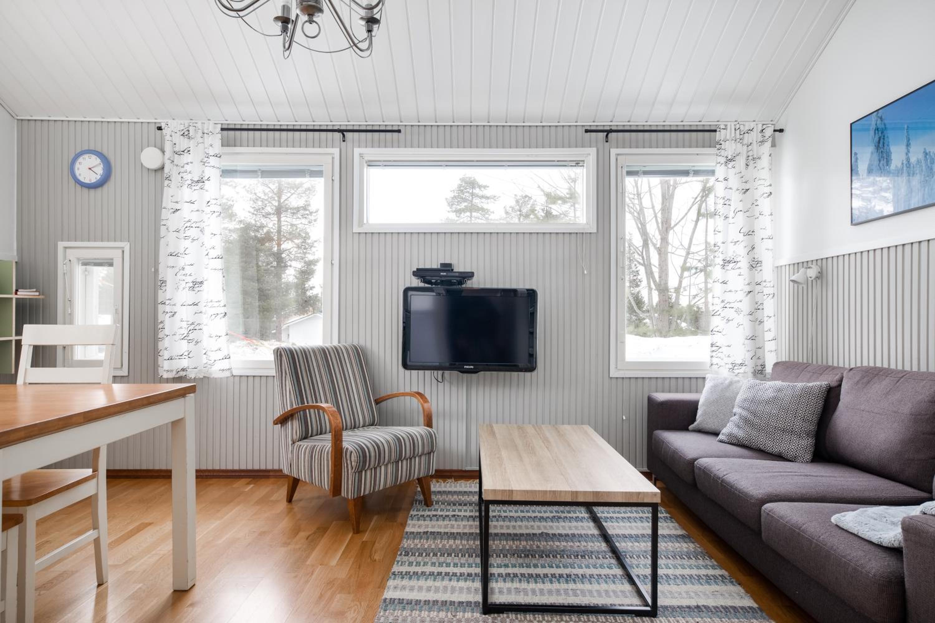 Three-Bedroom Apartment with Sauna - Photo 2