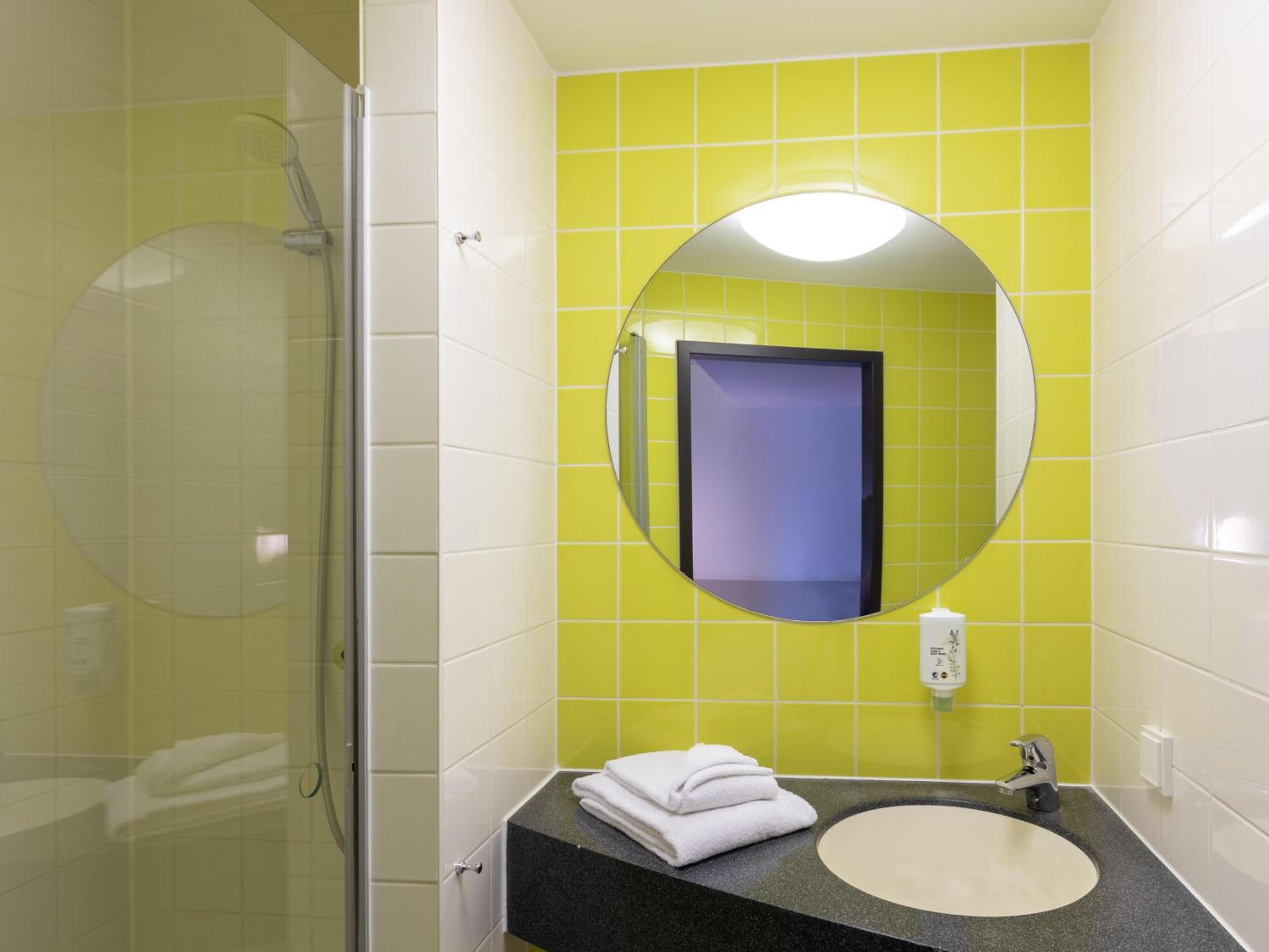 Twin Room - Photo 3