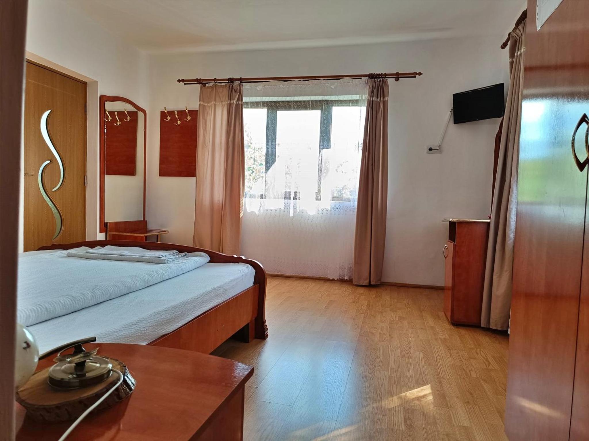 Double Room with Private Bathroom photo 2