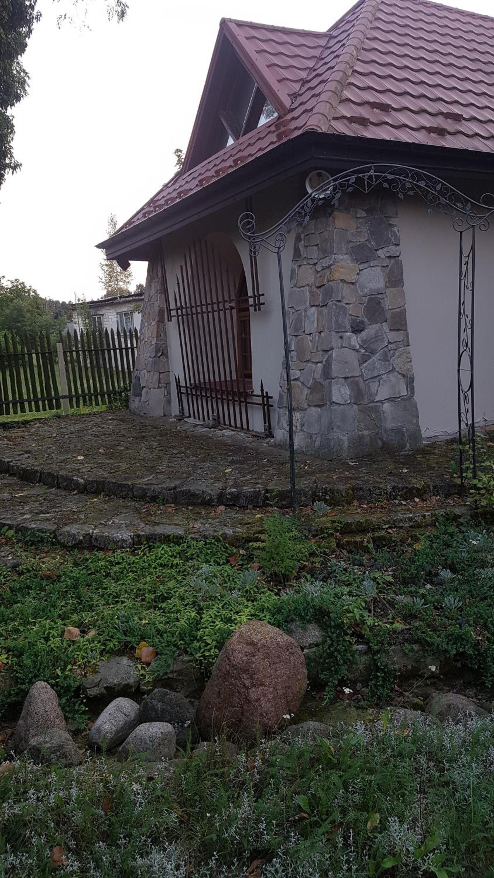Two-Bedroom House - Photo 4