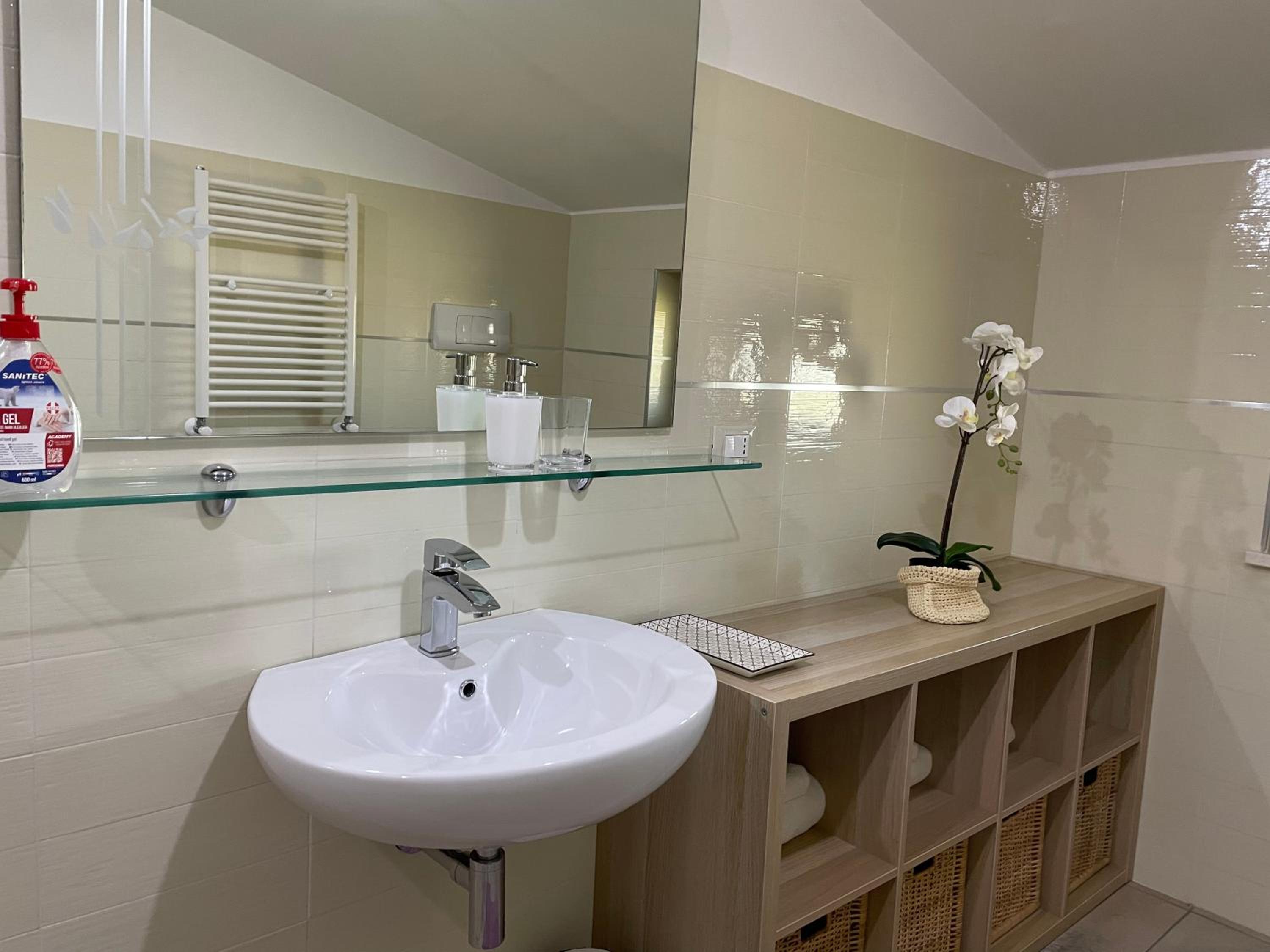 Two-Bedroom House - Photo 8