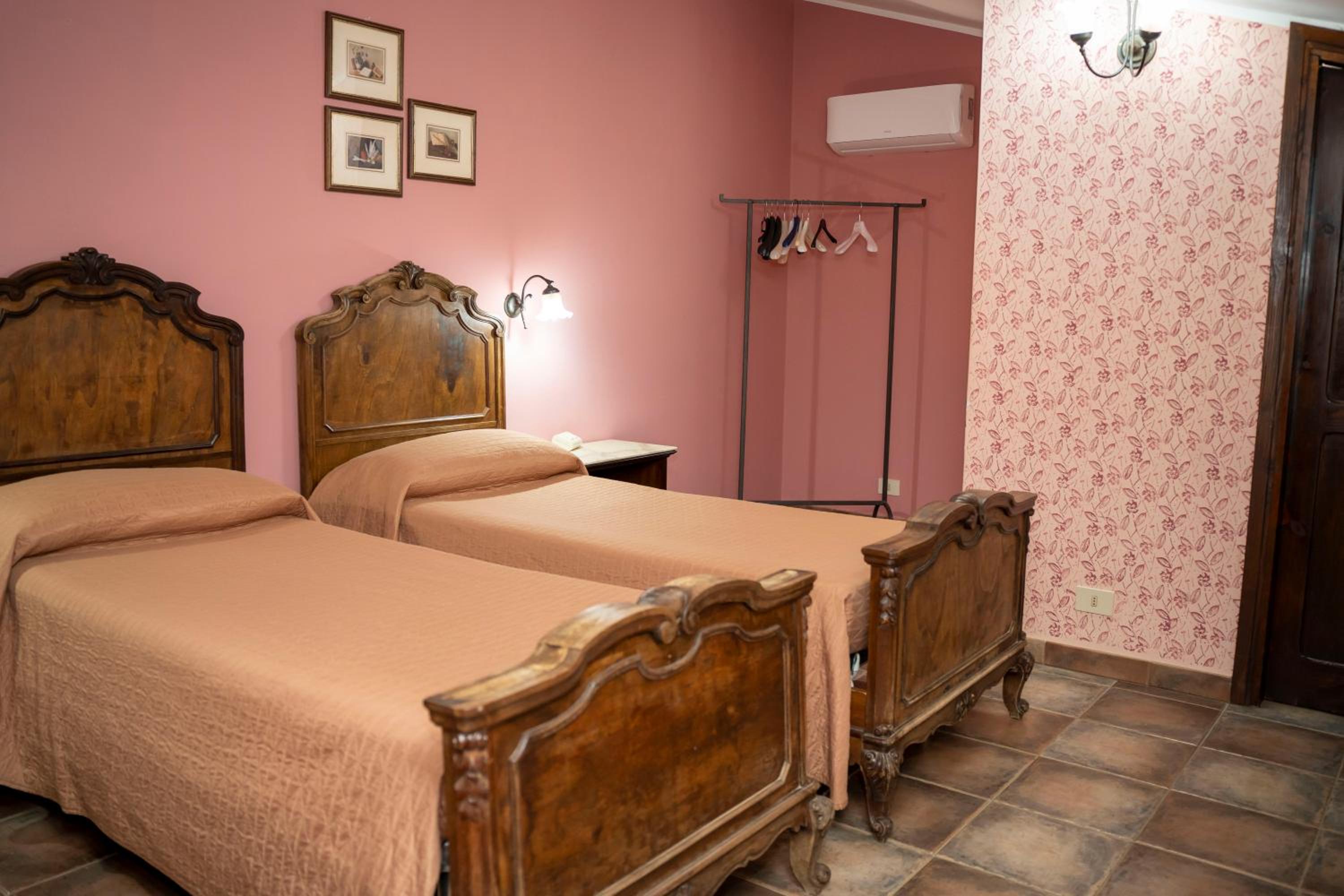 Triple Room - Photo 6