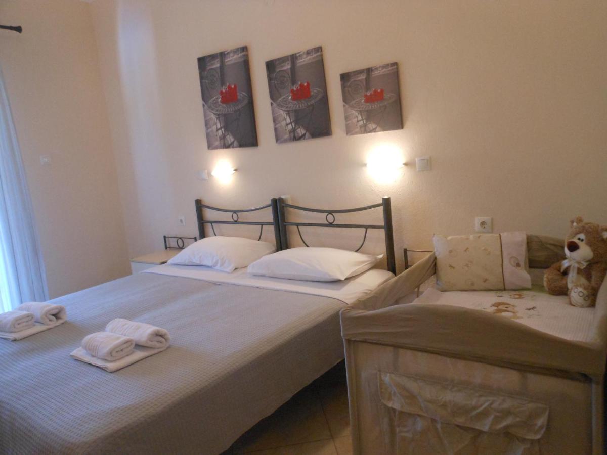 Studio (2-3 Adults) with Pool View