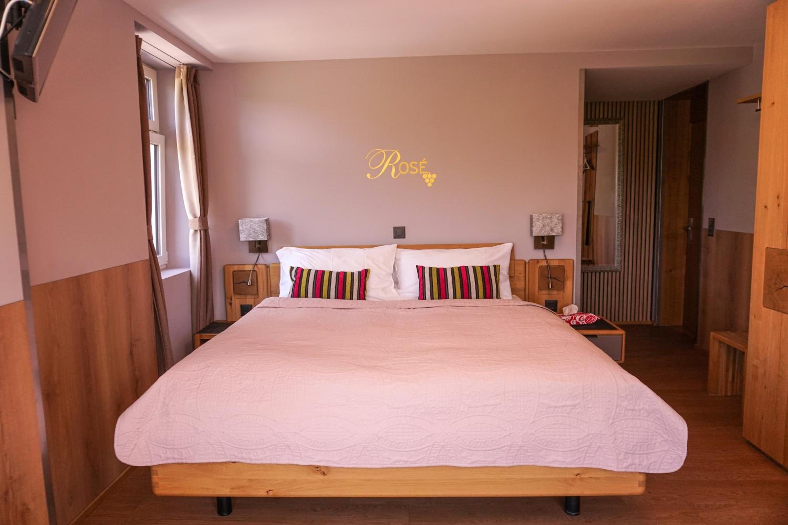 Deluxe Double Room - Photo 3