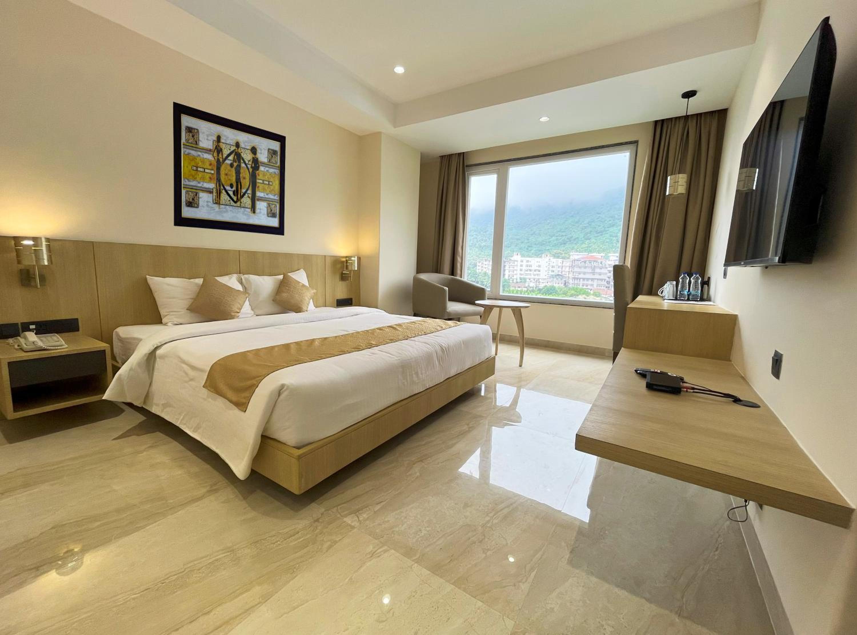 Deluxe Double Room - Photo 13