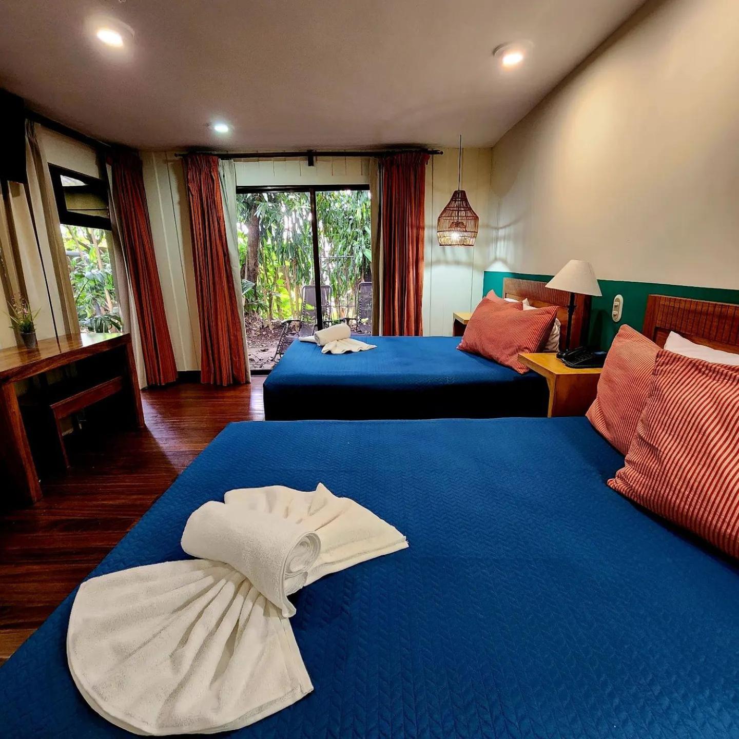 Queen Room with Two Queen Beds photo 3