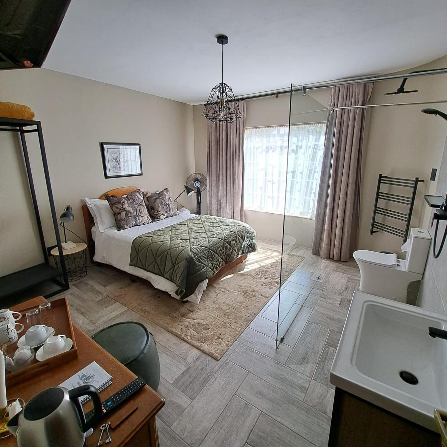 Large Double Room photo 1