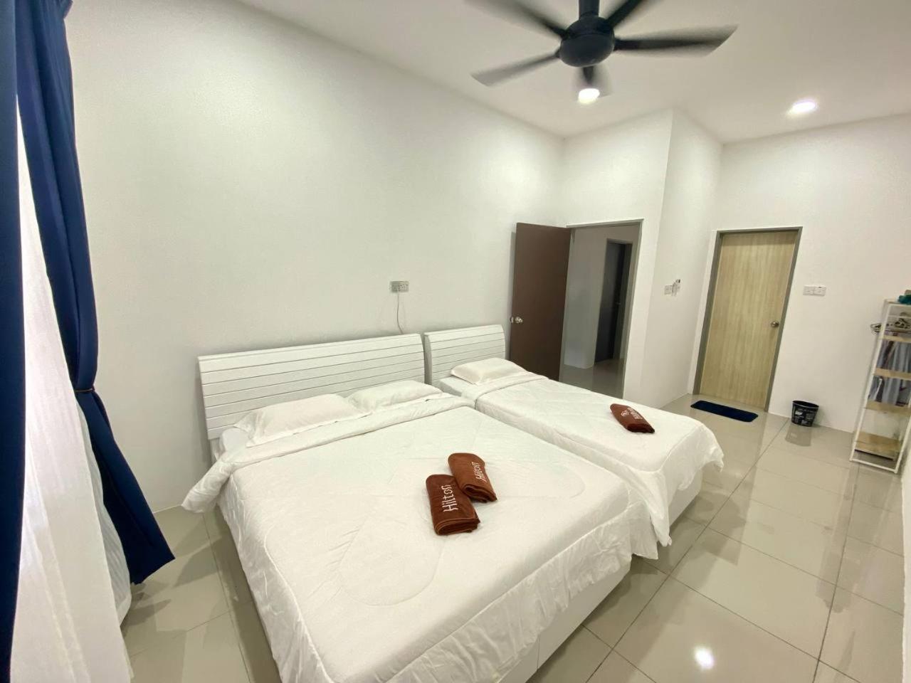 Four-Bedroom House photo 2
