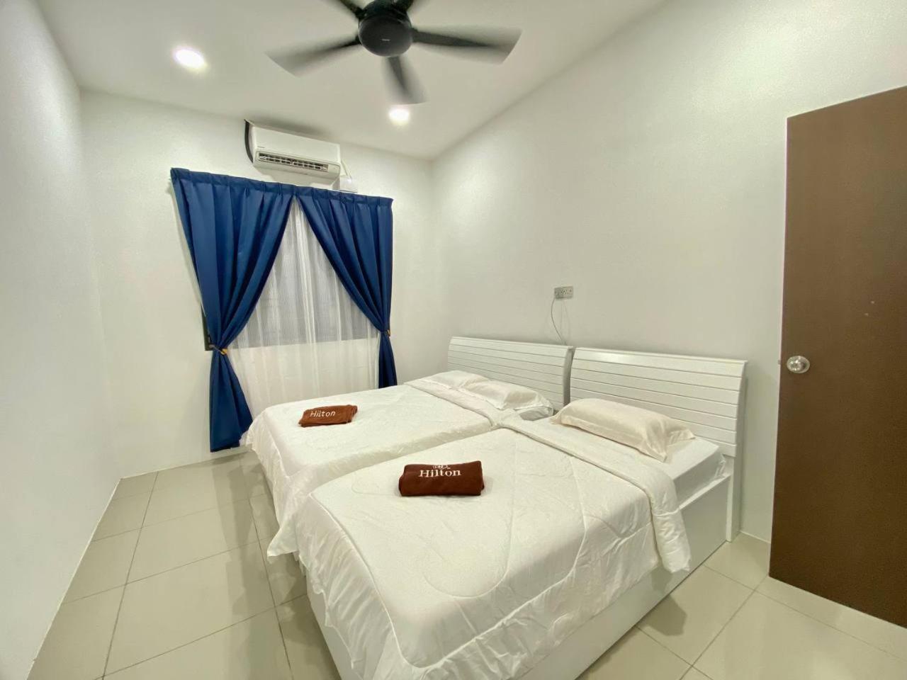 Four-Bedroom House photo 3