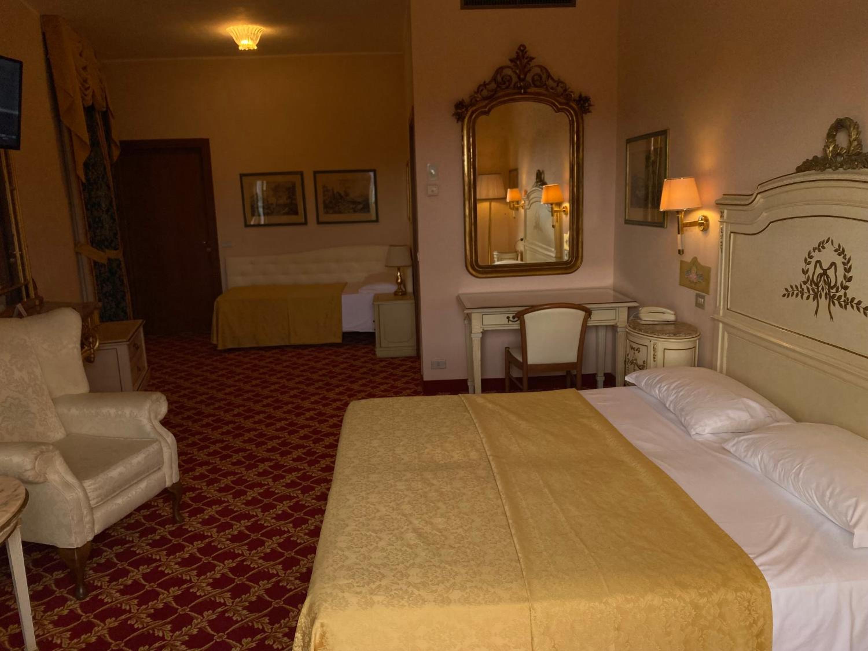 Standard Triple Room - Photo 3