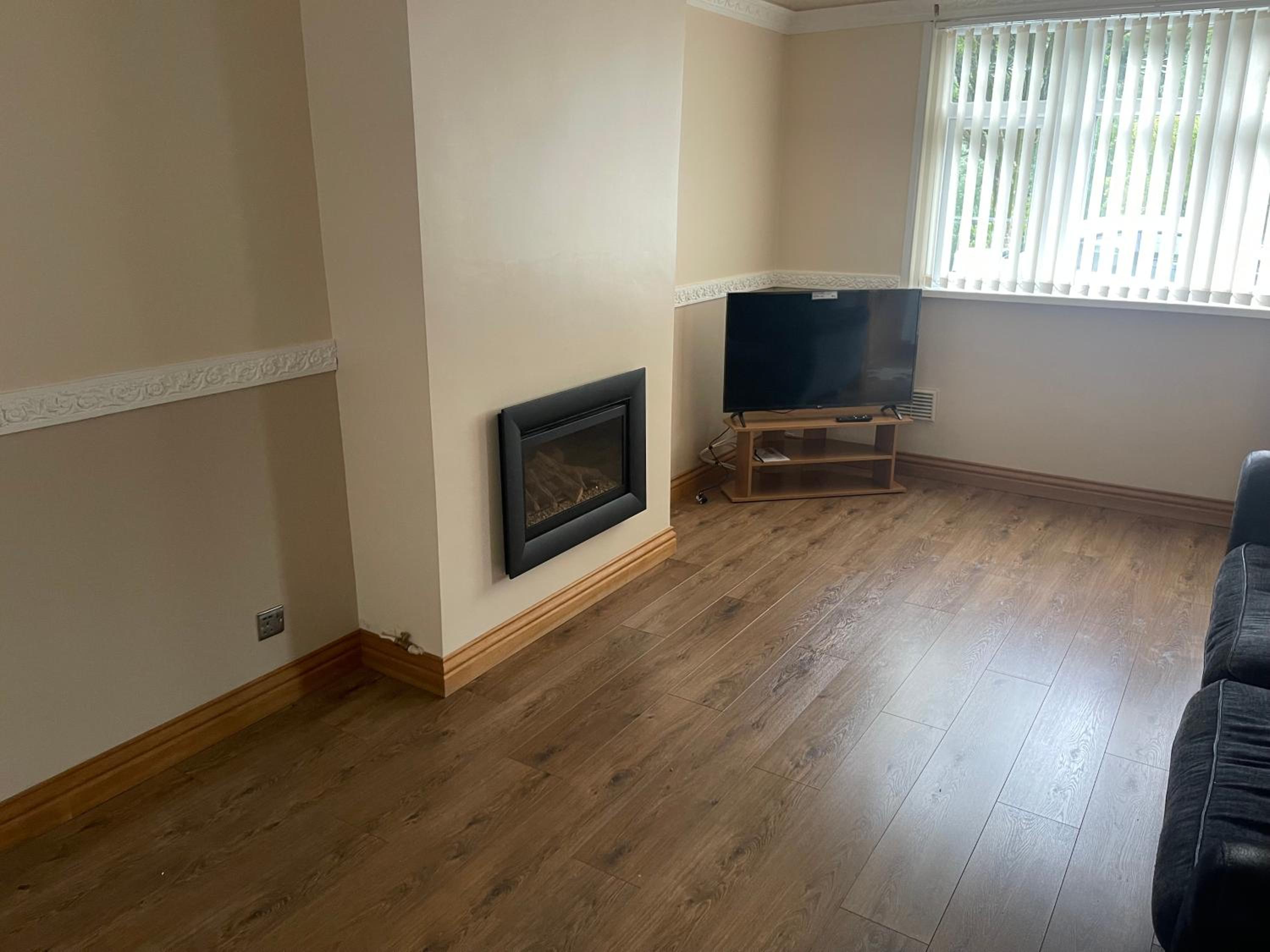 Three-Bedroom House photo 3