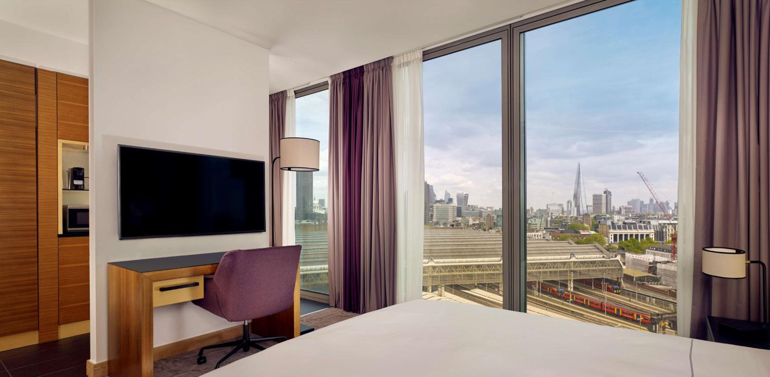 Executive Studio-City View (Family)