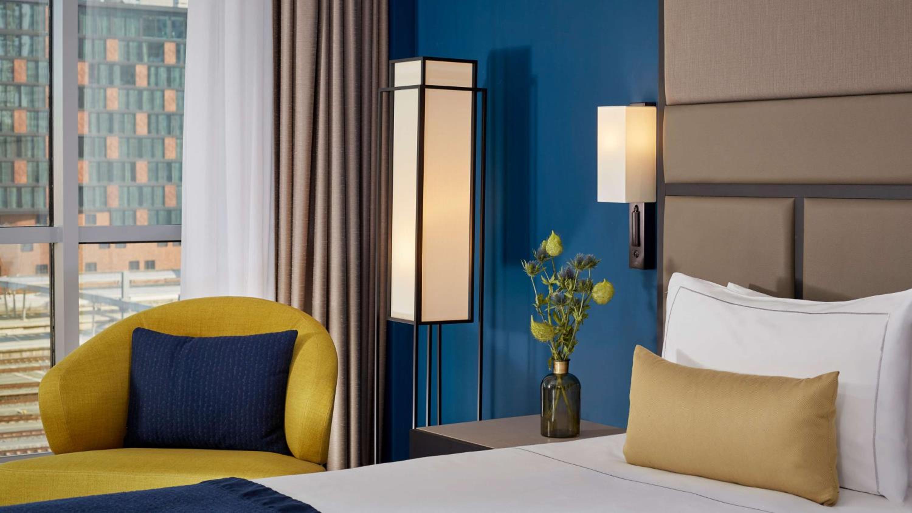 Executive King Room with City View - Photo 4