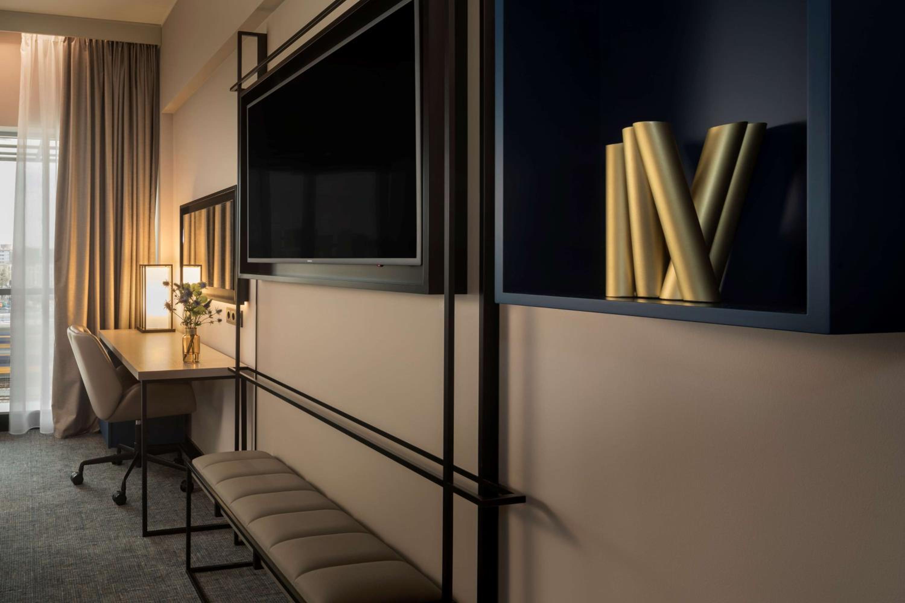 Executive Twin Room - Photo 7