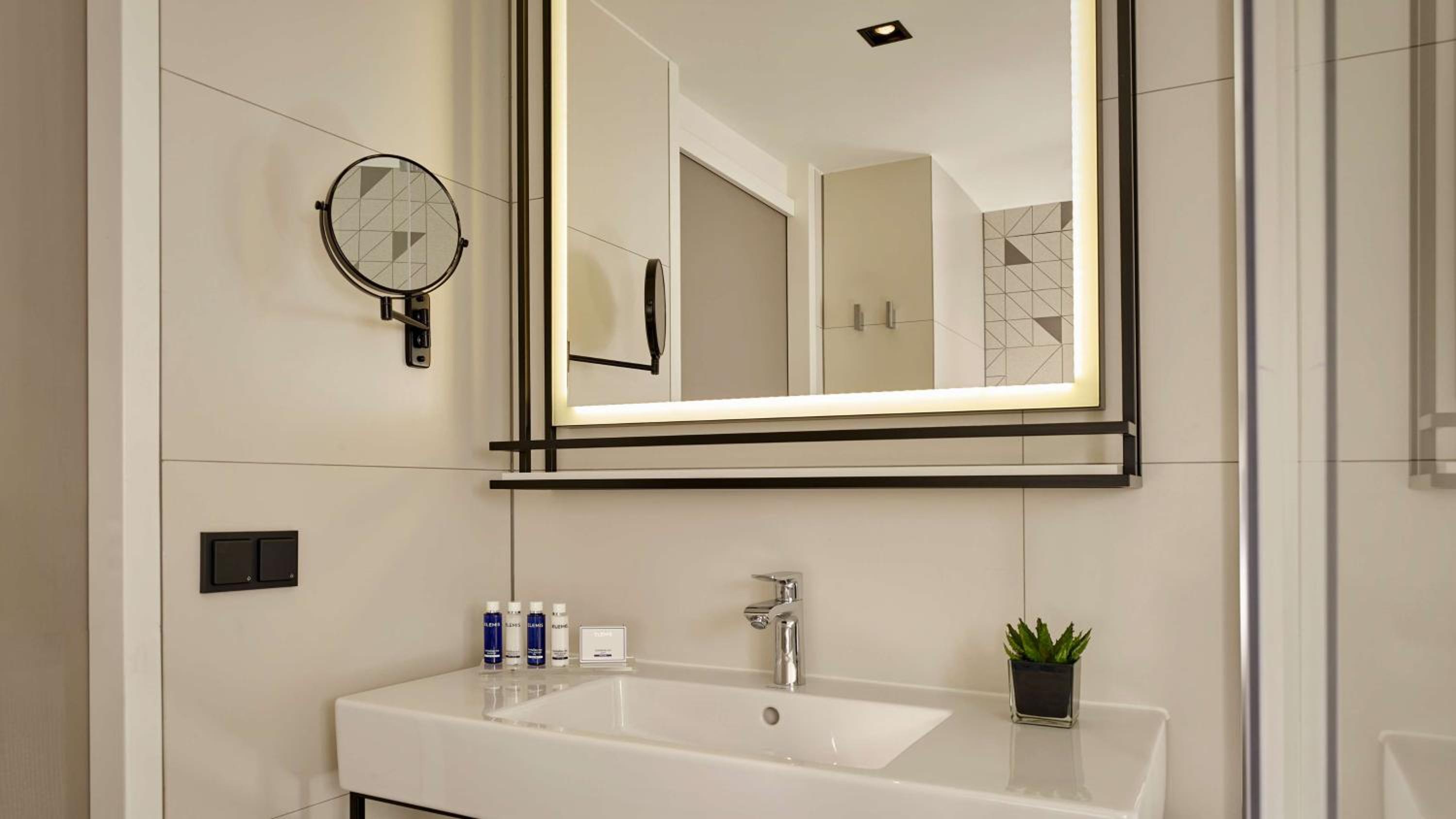 Executive Twin Room - Photo 2