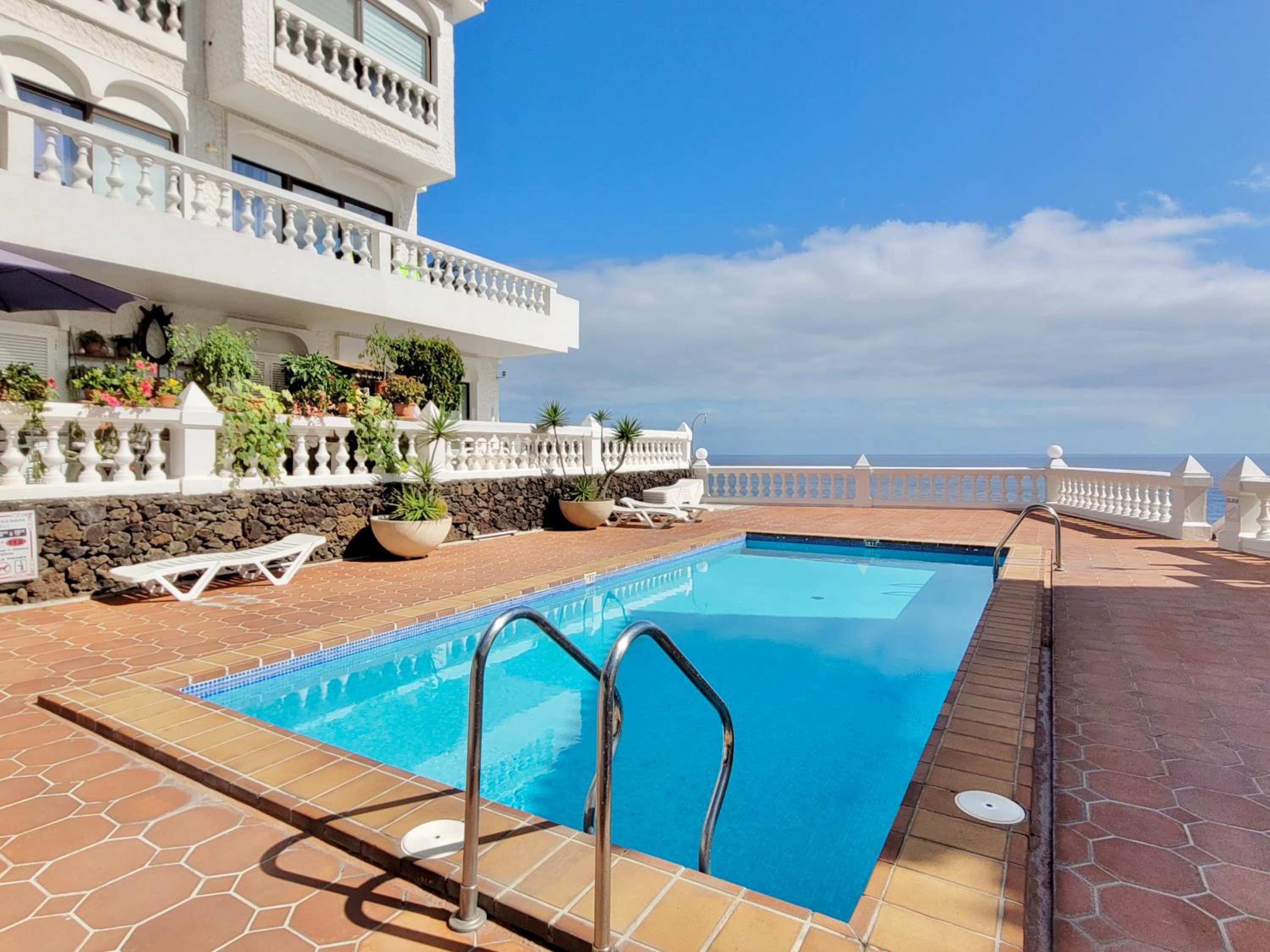 Two-Bedroom Apartment With Terrace And Sea View photo 2